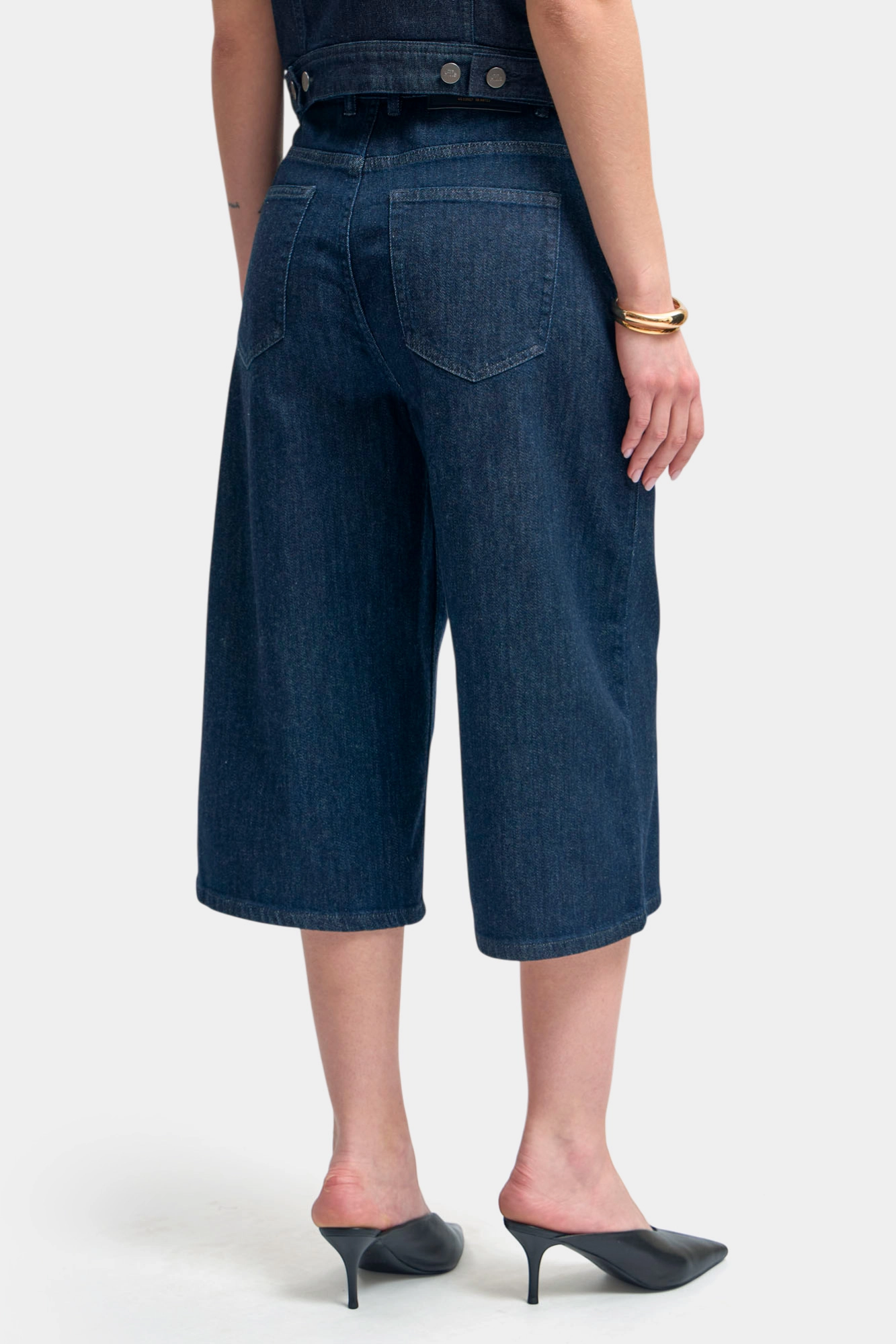 W-261-FT-56-0081 шорты джинсовые the hills 