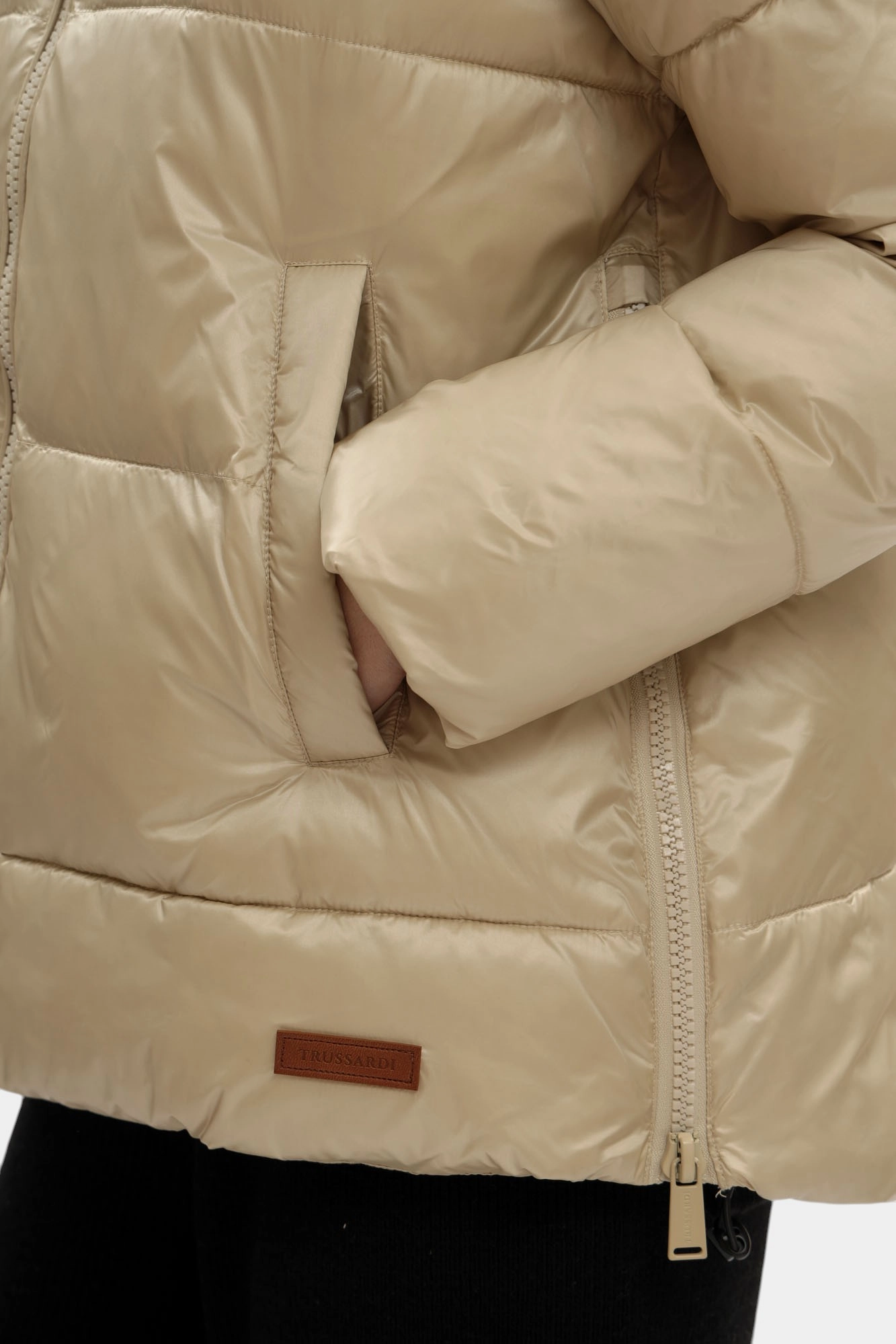 F010A000446N-WO804N34-08YN куртка пуховая trussardi 