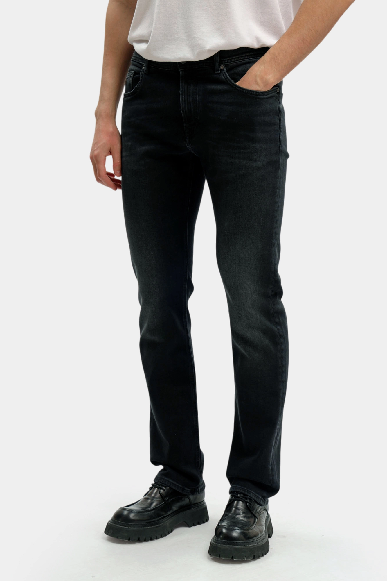 500890_265501 Джинсы Karl Lagerfeld Серый