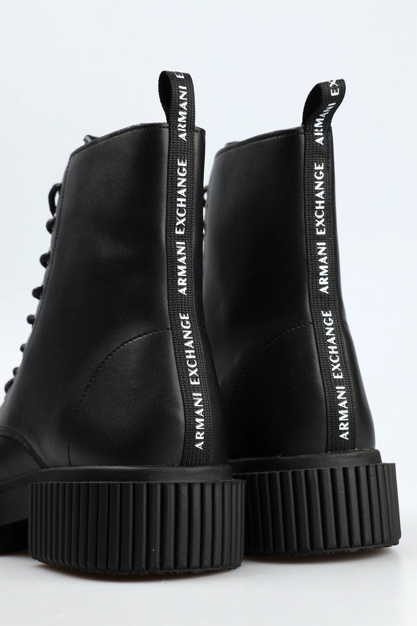 XDM005_XV628 Ботинки Armani Exchange Черный