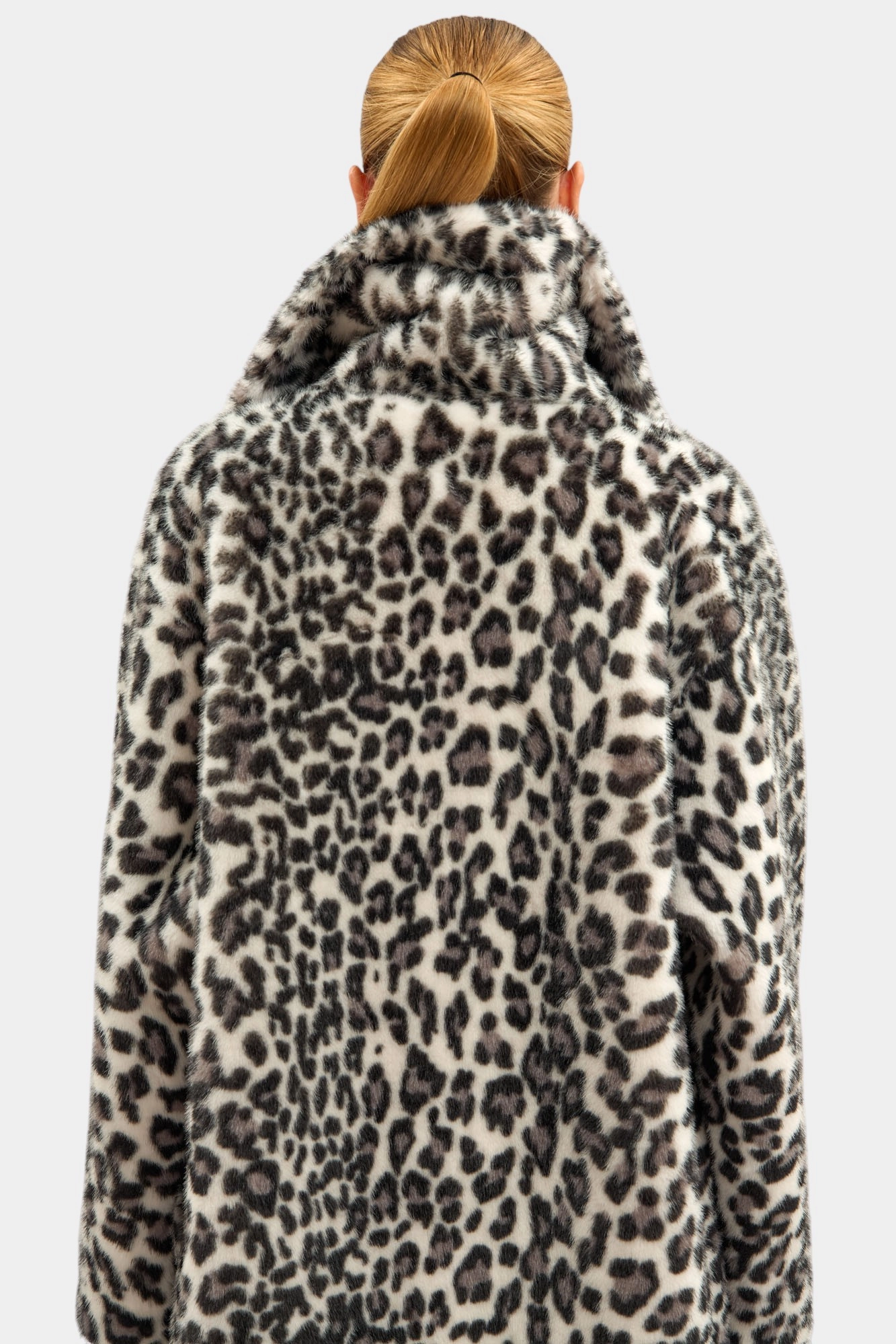 VW-PLO-1072 пальто van mich