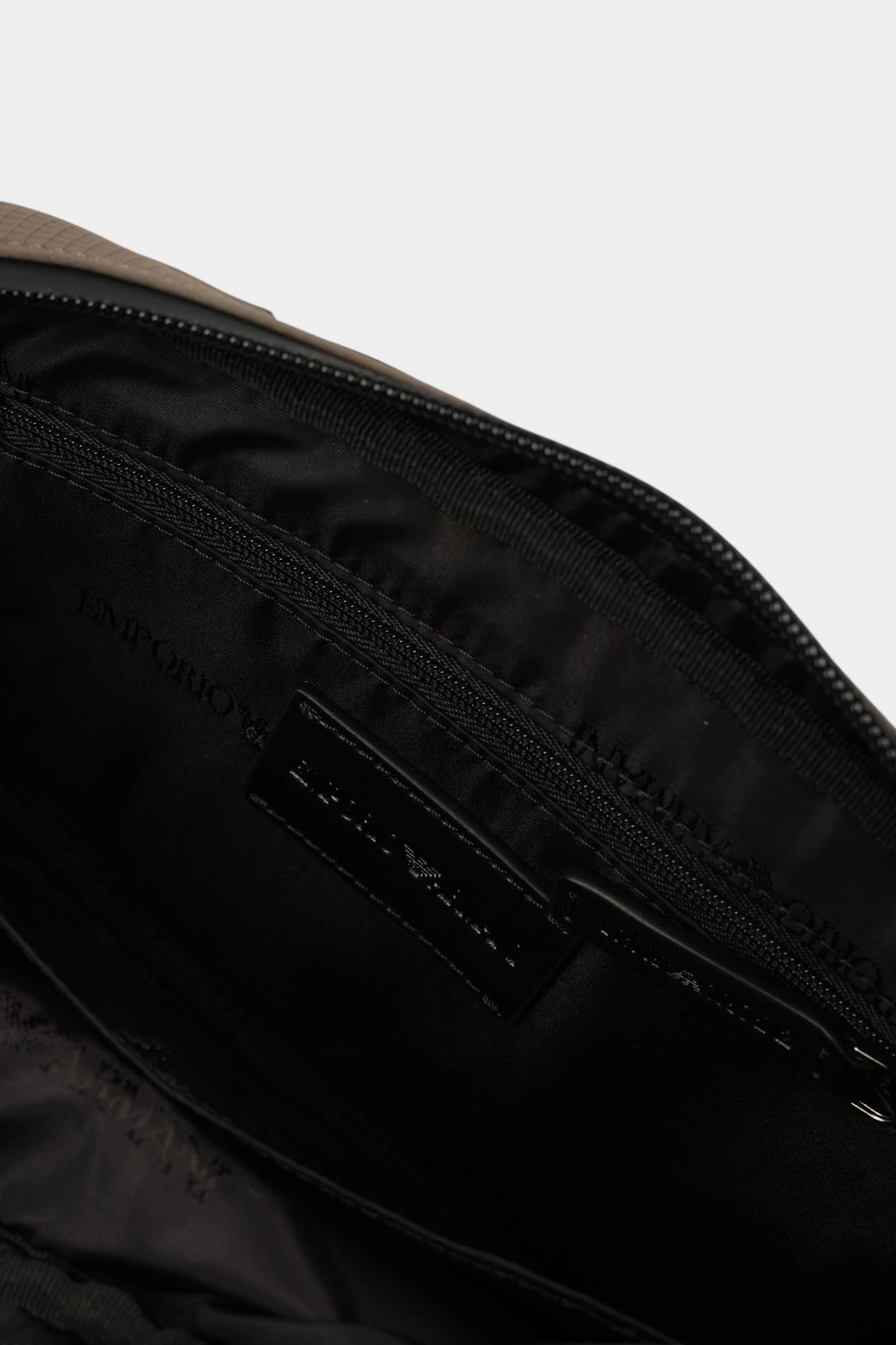 EM000088_AF13841 Сумка поясная Emporio Armani 