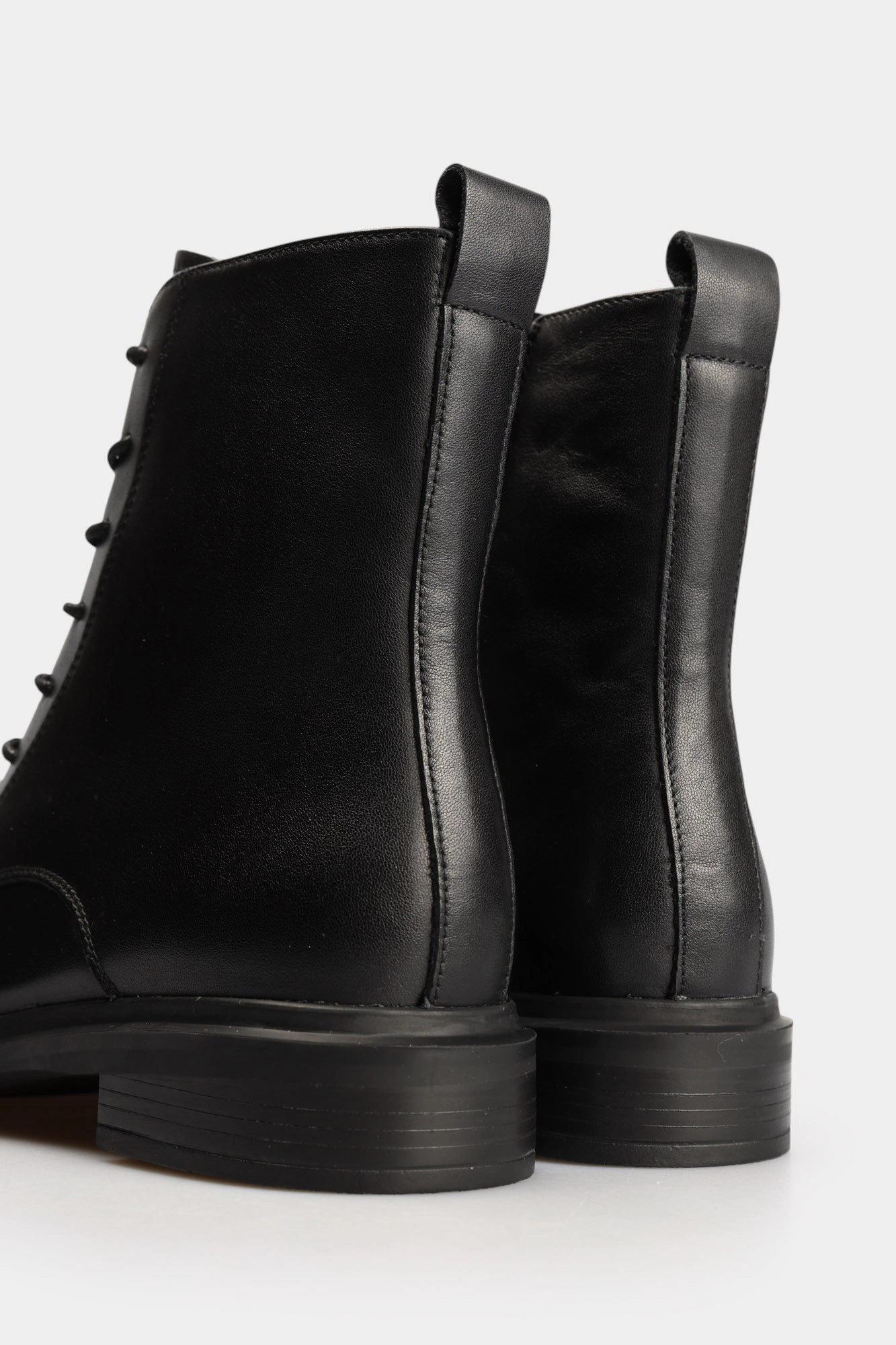 MC21860-WT Ботинки Marc Cony Черный