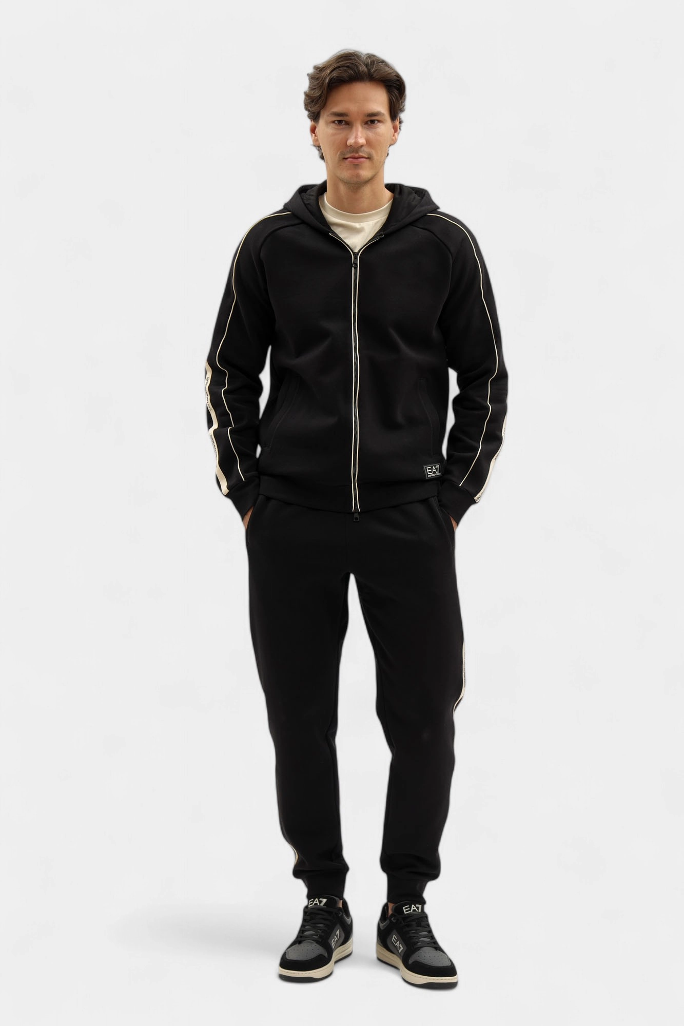 7M000974_AF10377 Брюки спортивные EA7 Черный