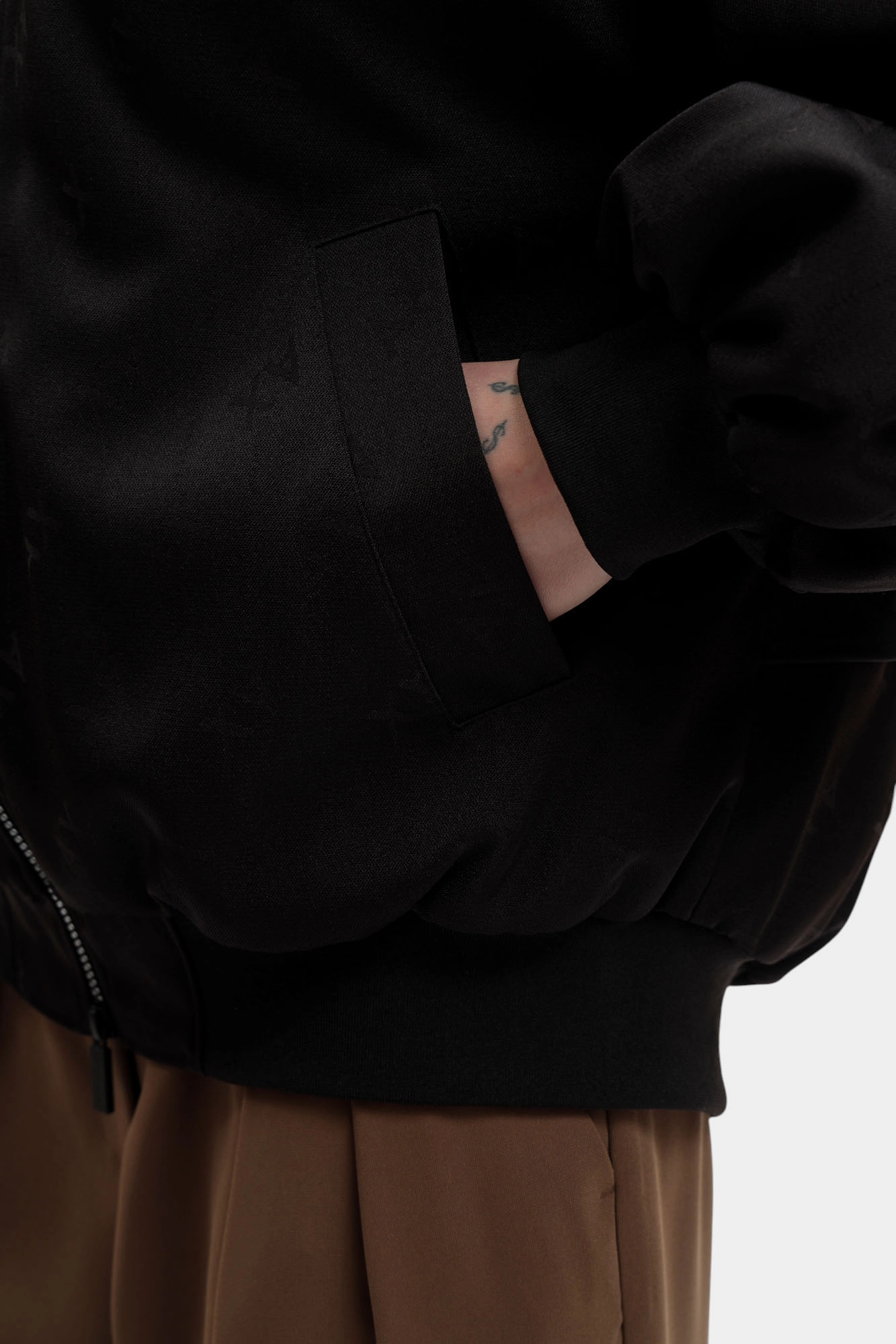 XW001788_AF19010 бомбер armani exchange 