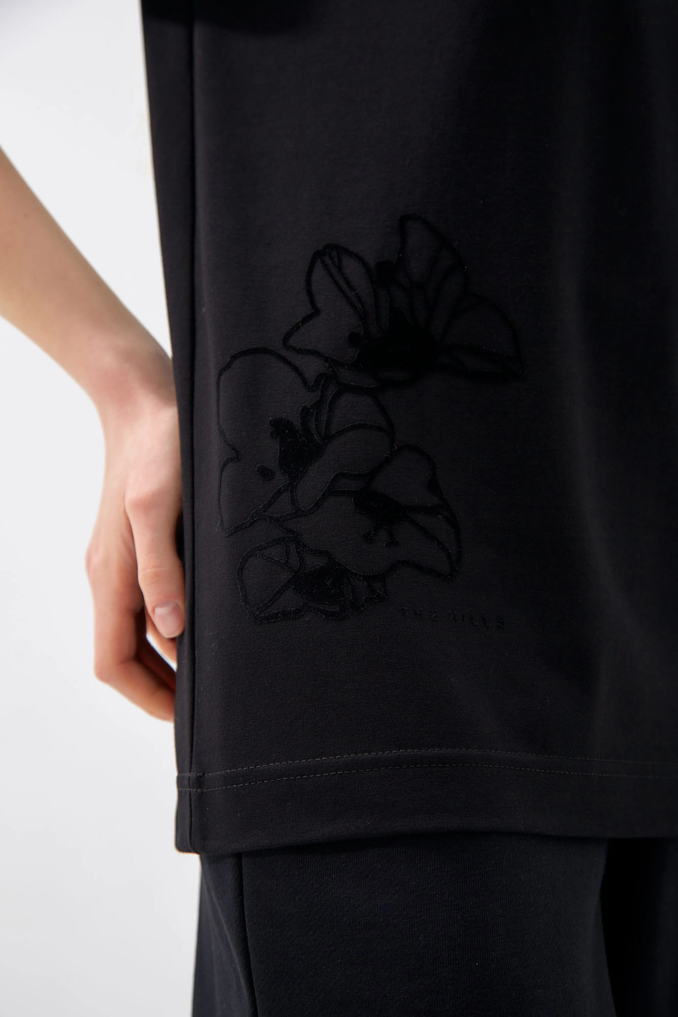 W-241-P-22-0064 футболка the hills 