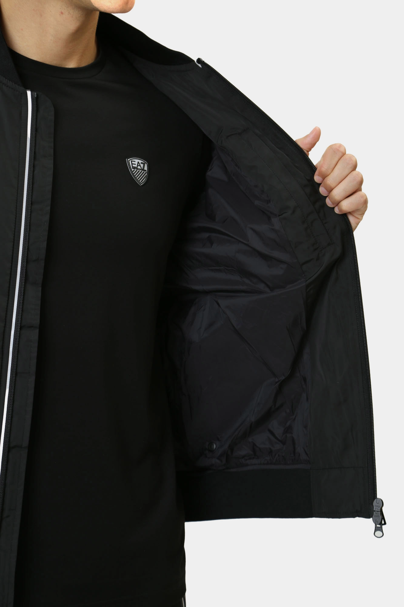 8NPB12_PN7LZ_1200 Бомбер EA7 Черный