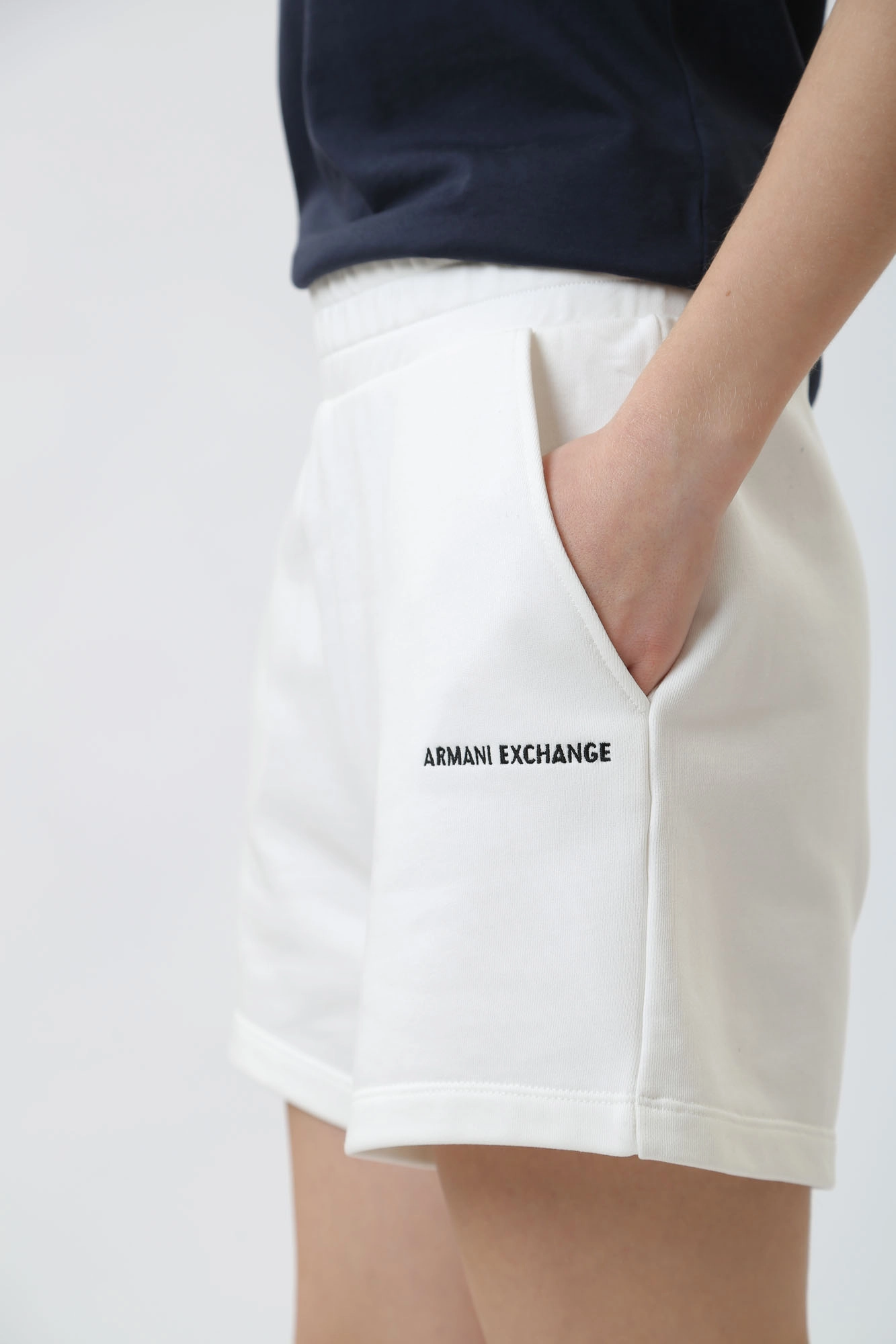 3DYS72_YJDBZ шорты трикотажные armani exchange 