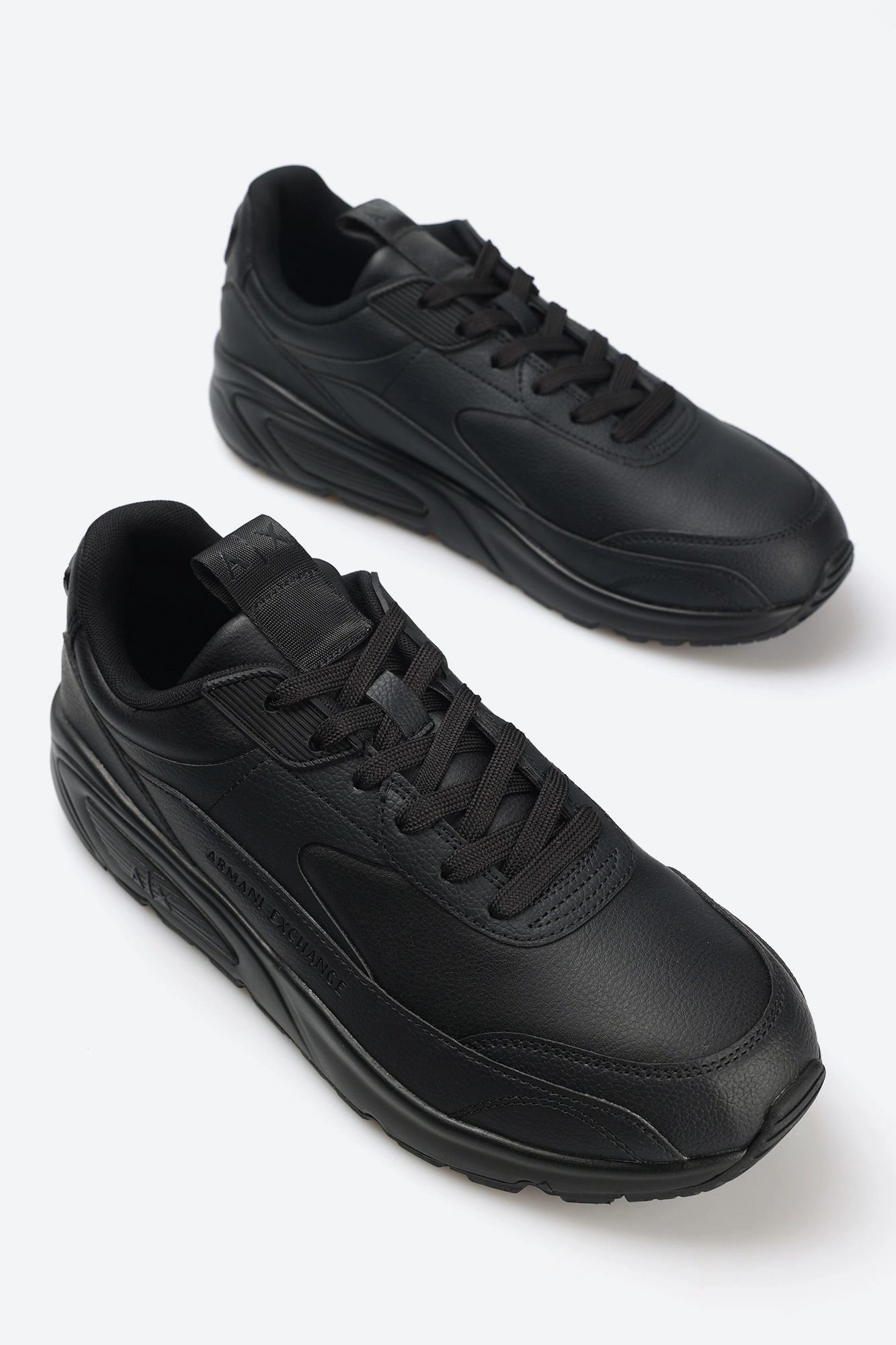 XUX121_XV768 Кроссовки Armani Exchange Черный