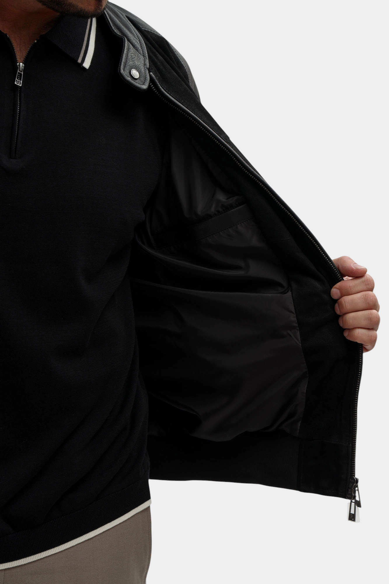 XM002240_AF21549 Куртка кожаная Armani Exchange Черный