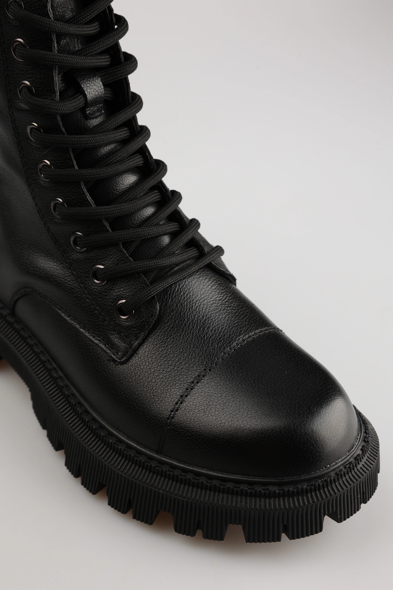 898 /Ботинки жен. /tian /W23 /ТМ:MarcCony /нат.кож Ботинки Marc Cony Черный