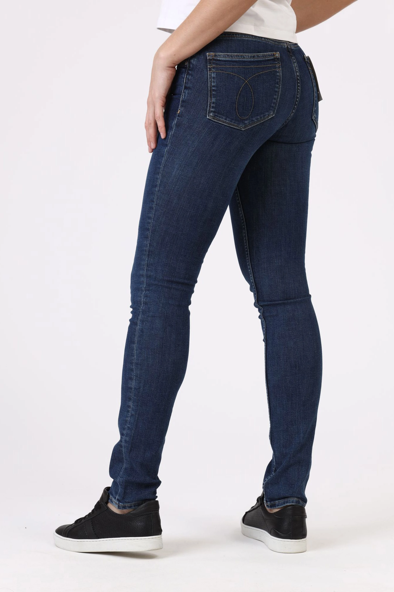 J20J208038_ джинсы body calvin klein jeans 