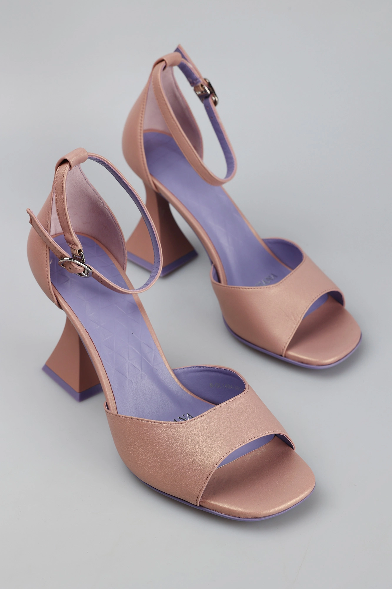 GL1434-361 Босоножки Graciana Розовый