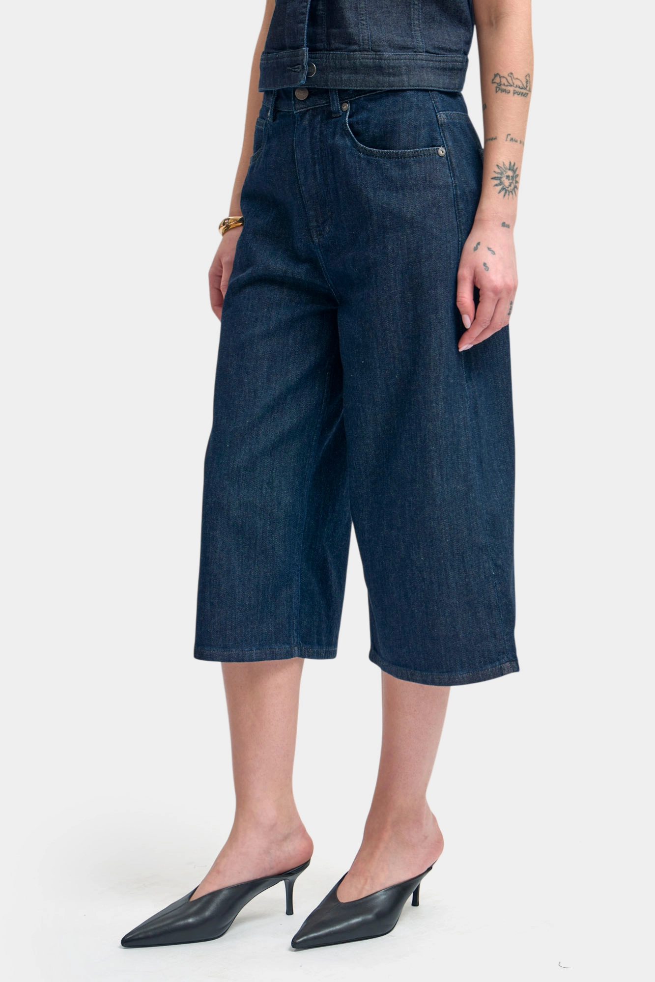 W-261-FT-56-0081 шорты джинсовые the hills 