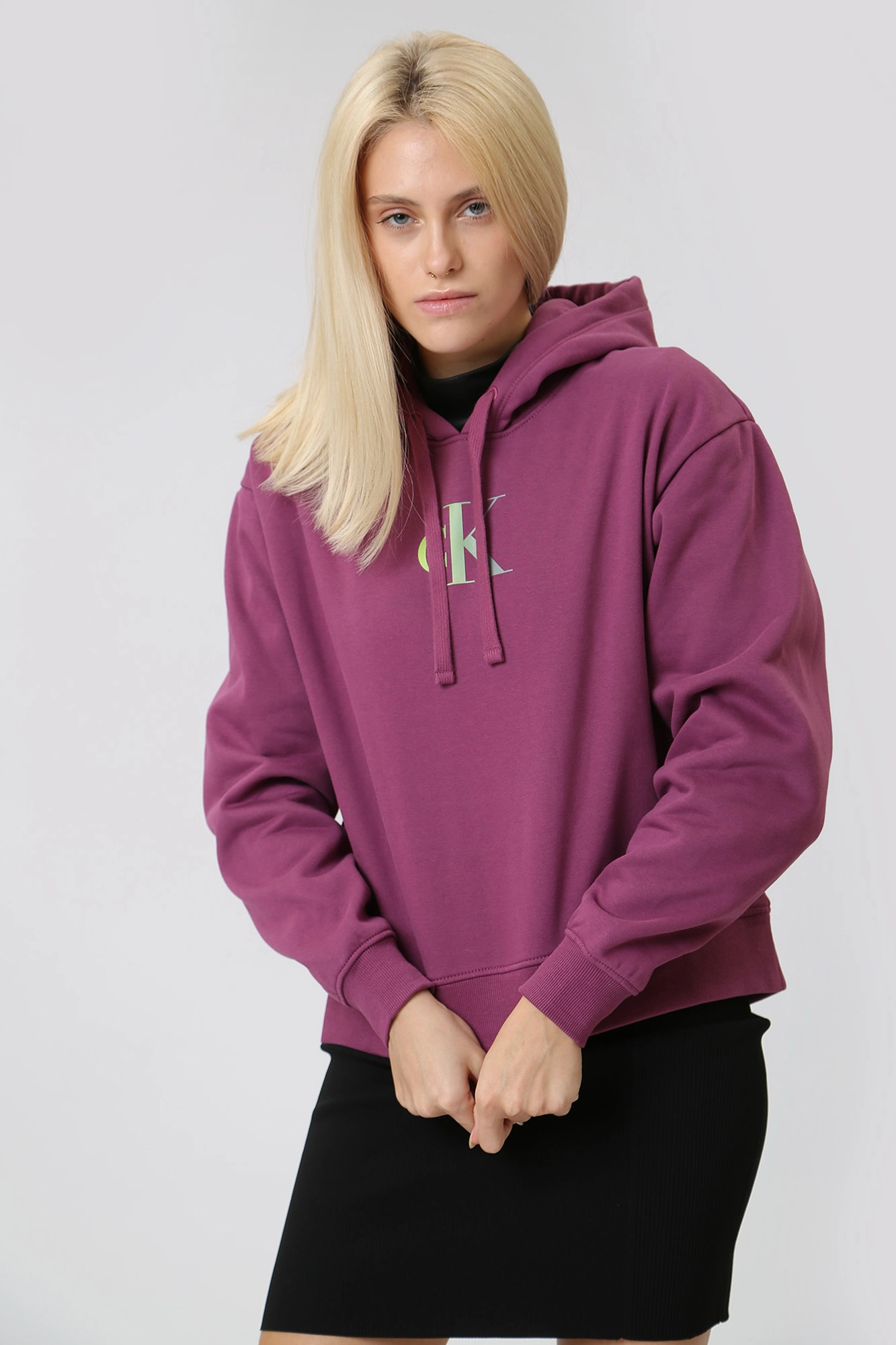 J20J222346 худи calvin klein jeans 