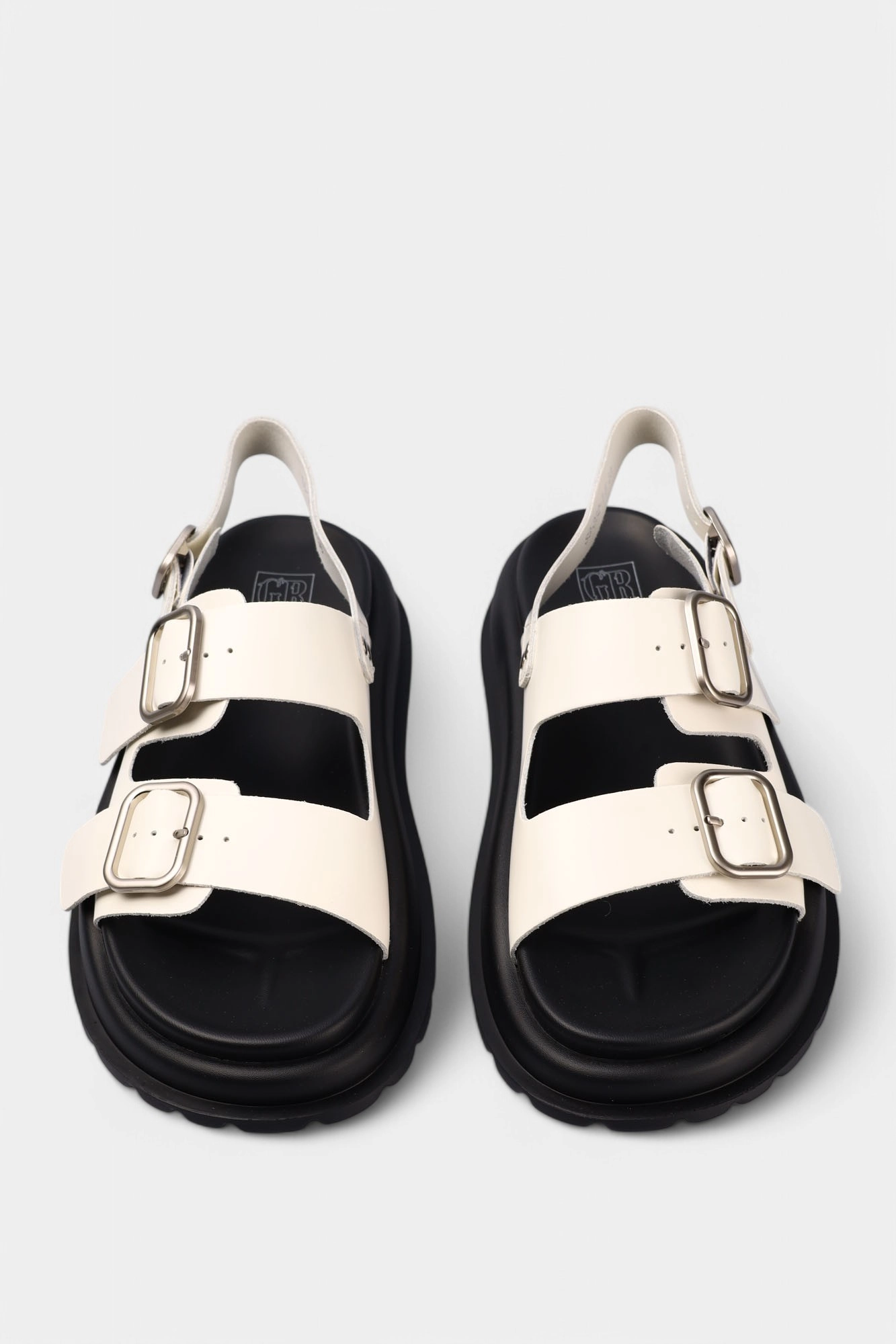 S8-362-1 Сандалии Graciana Белый