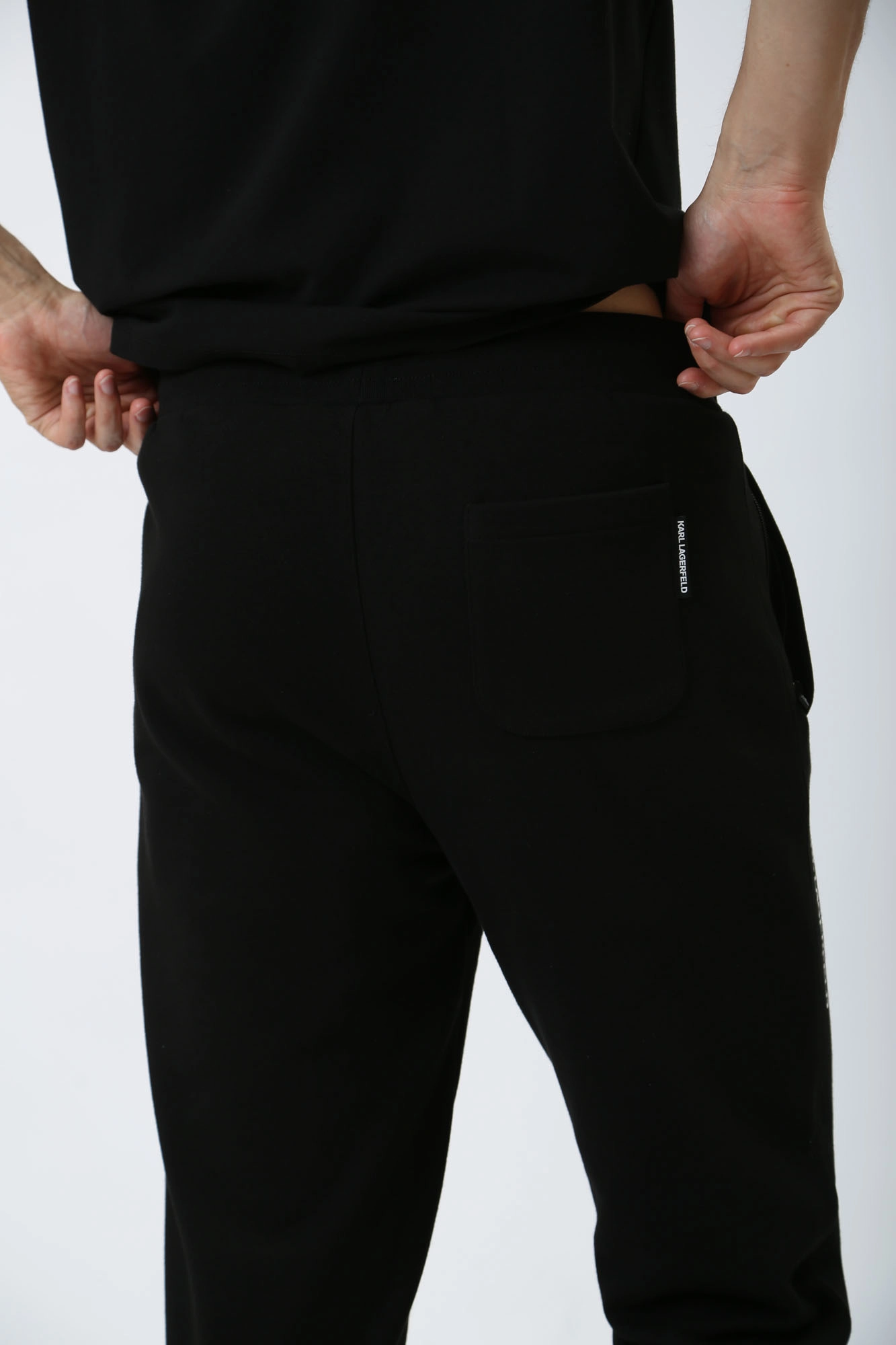 542900_705034 Брюки спортивные Karl Lagerfeld Черный