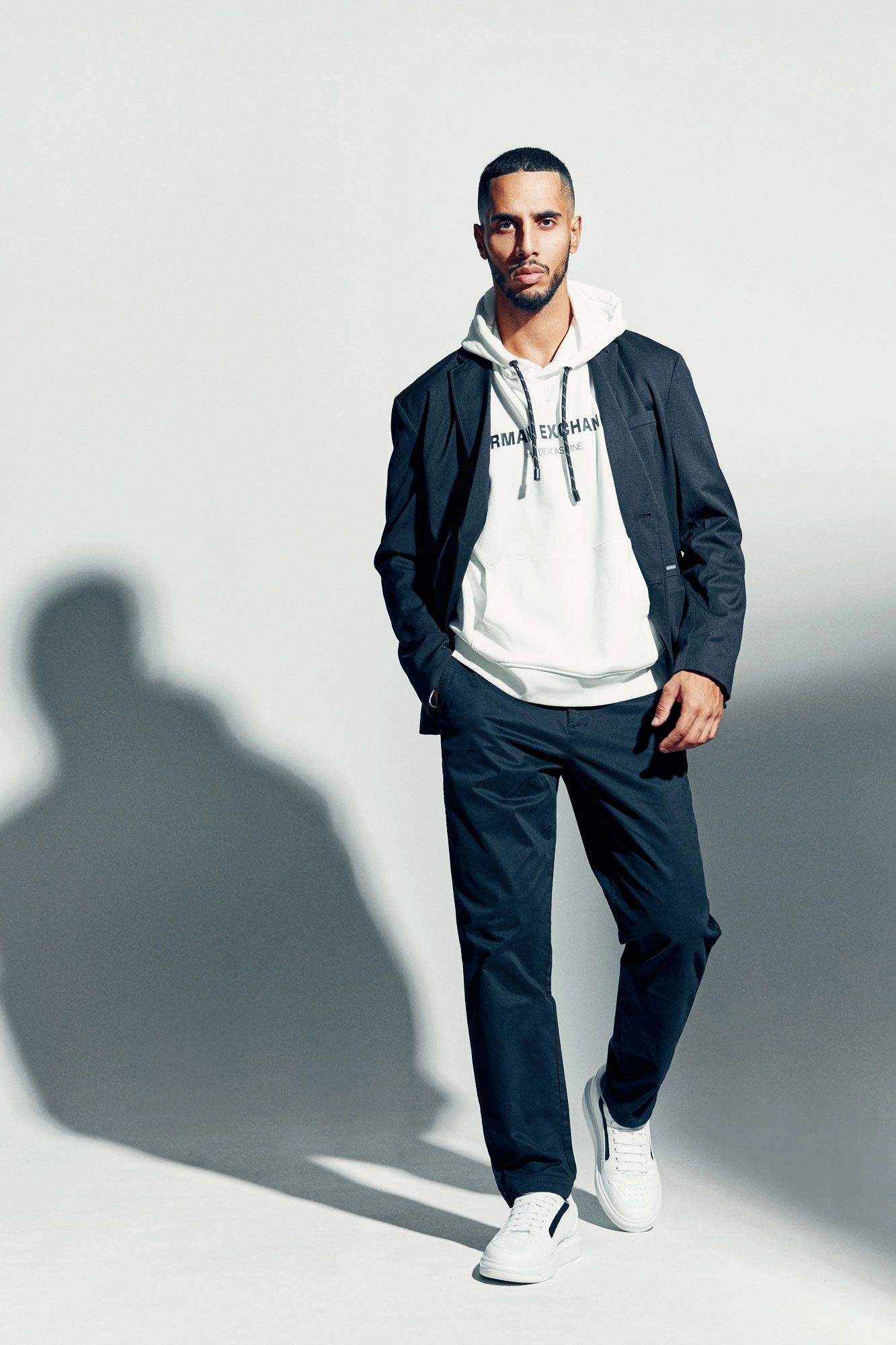 6RZMHF_ZJDGZ Худи  Armani Exchange Белый