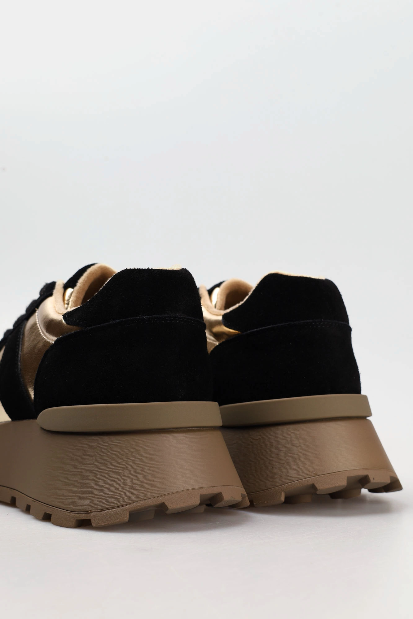 S8-830 Кроссовки Graciana Черный