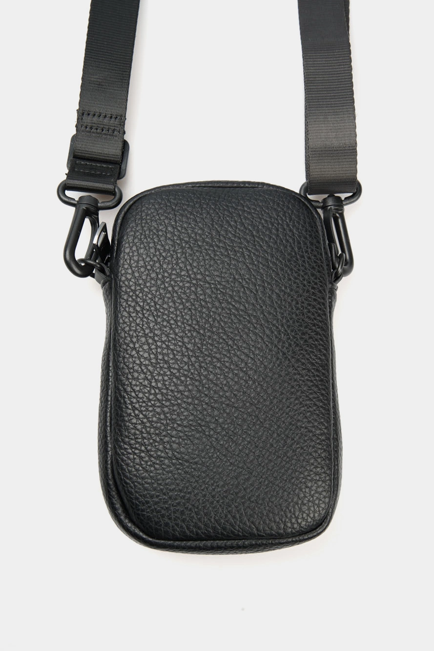 958547_4F863 Чехол на телефон Armani Exchange Черный