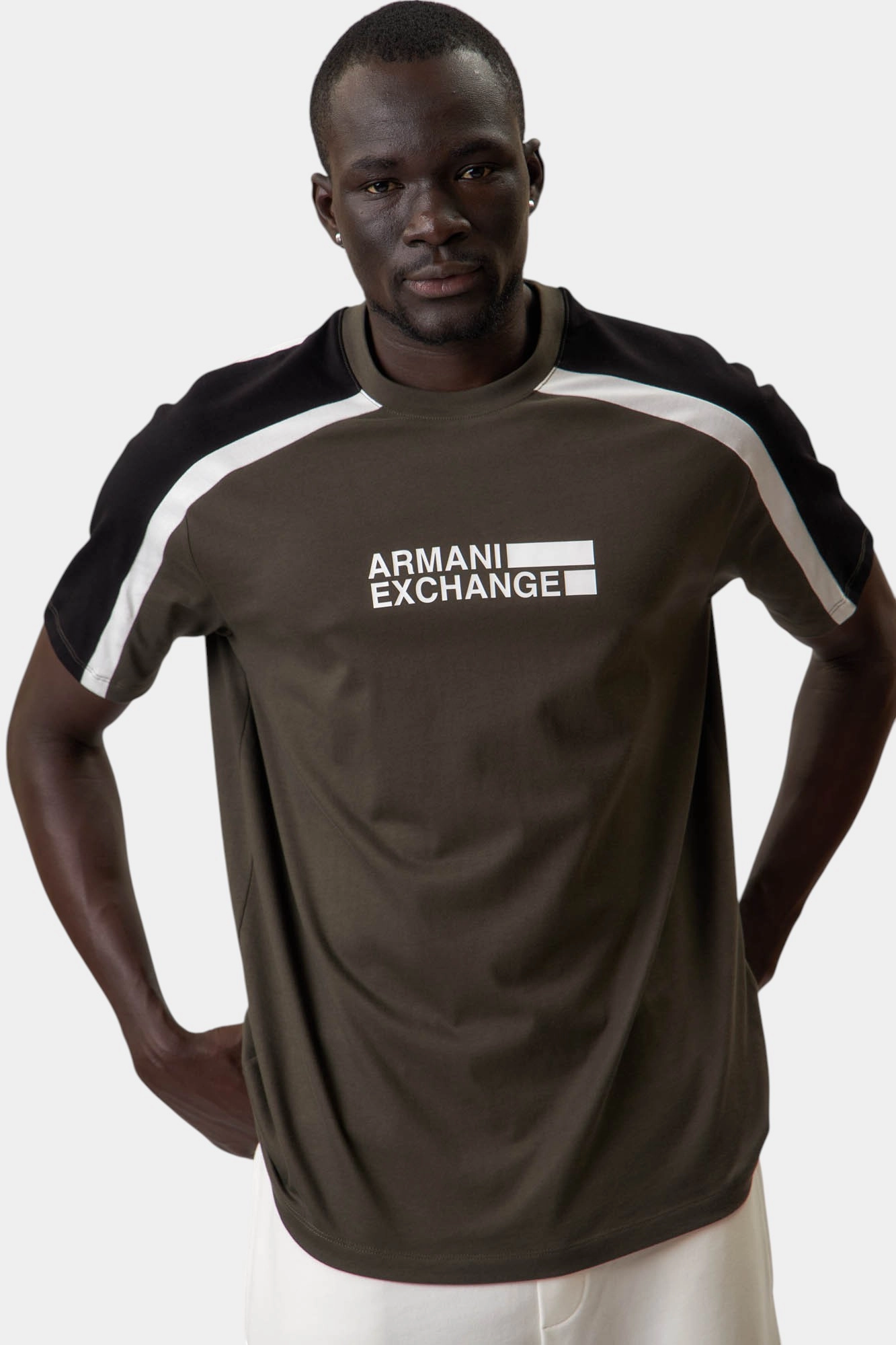 XM000560_AF10362 Футболка Armani Exchange Черный