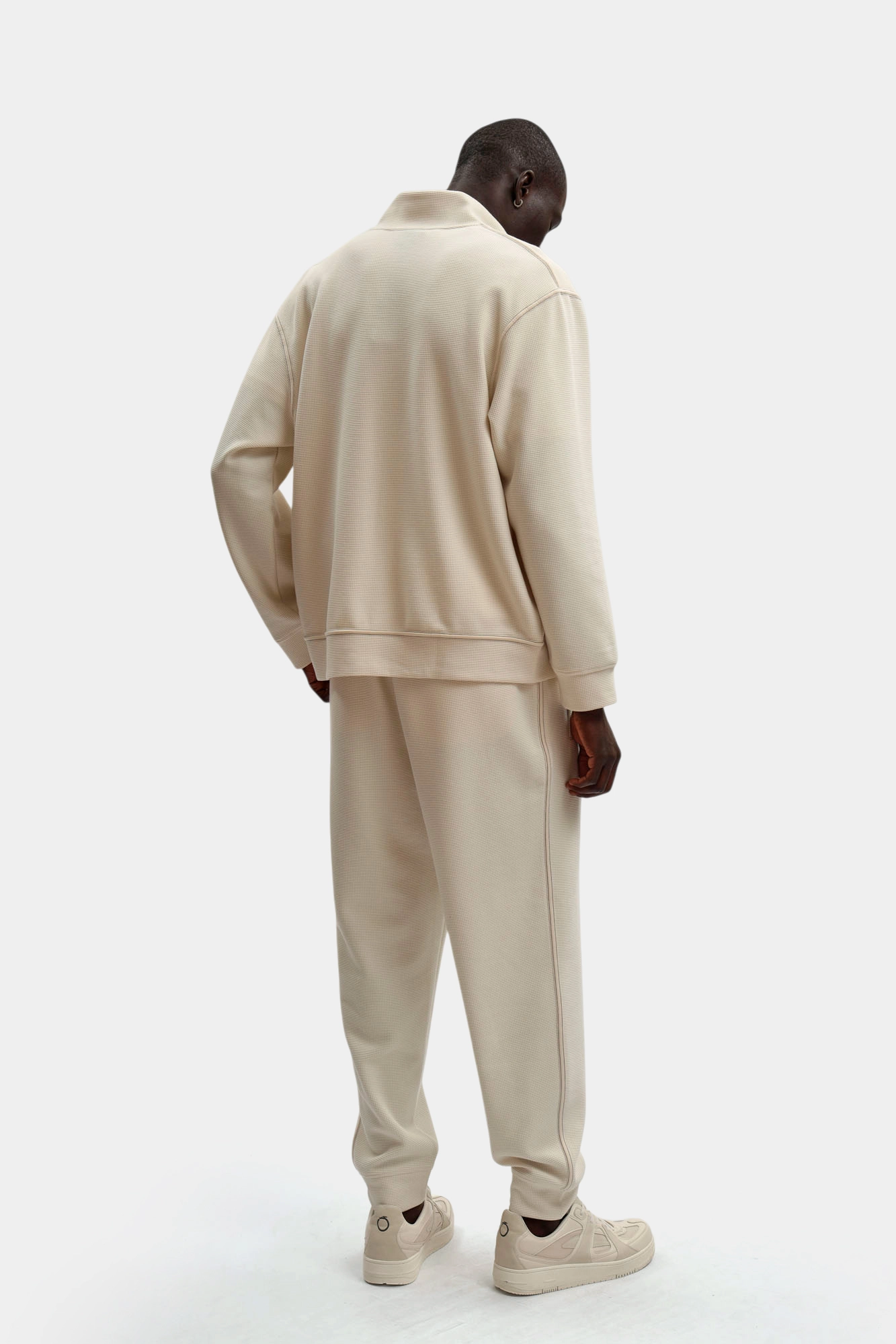 XM002327_AF21870 Свитшот Armani Exchange Бежевый