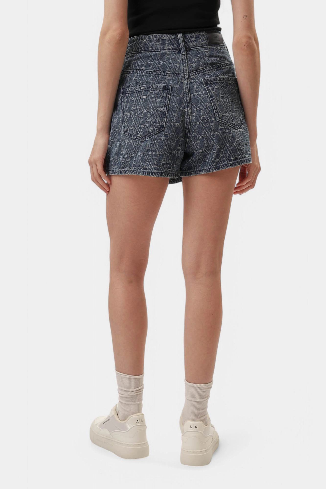 XW000555_AF12844 шорты джинсовые armani exchange 