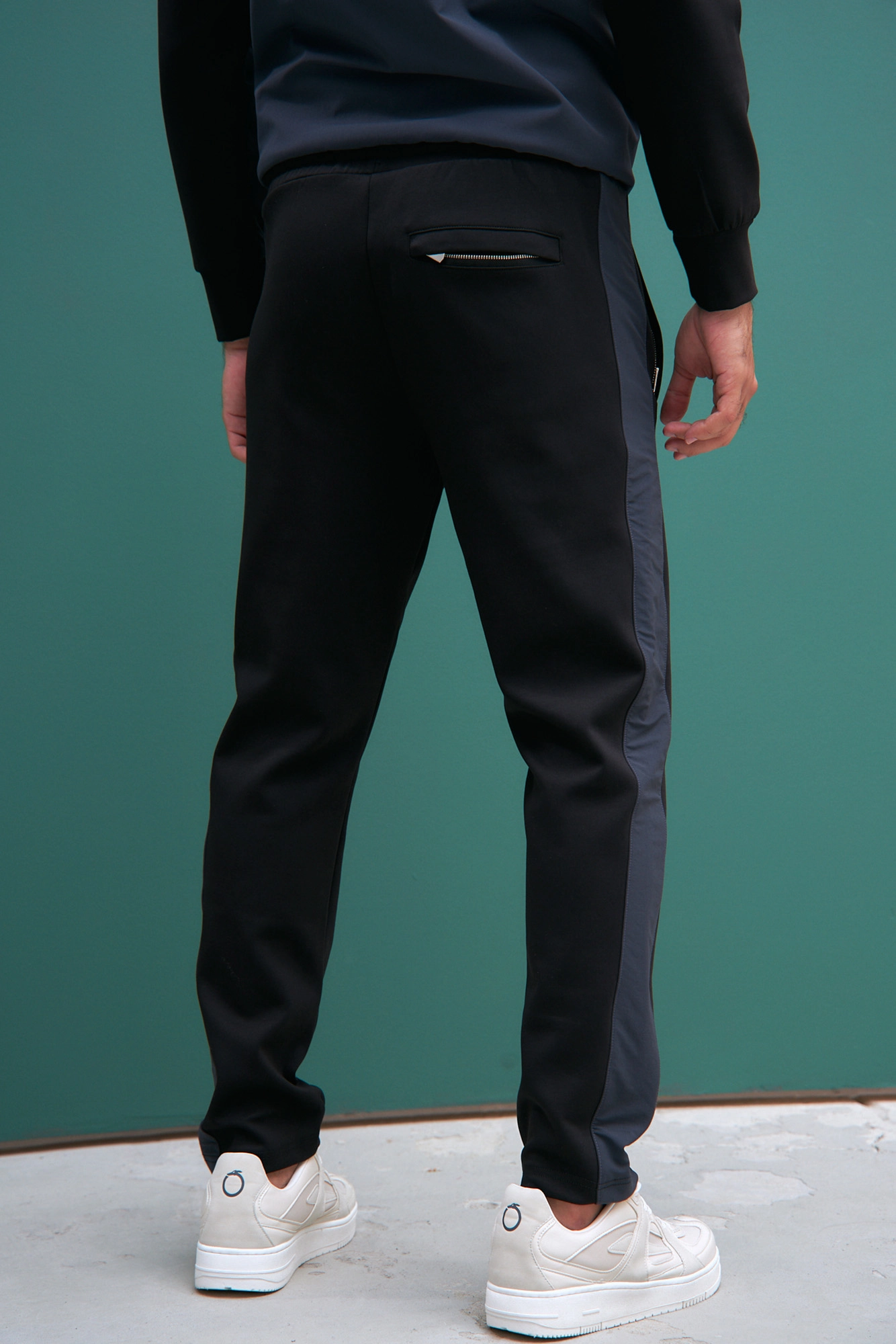 VM-232-20-123 Брюки спортивные Van Mich Черный