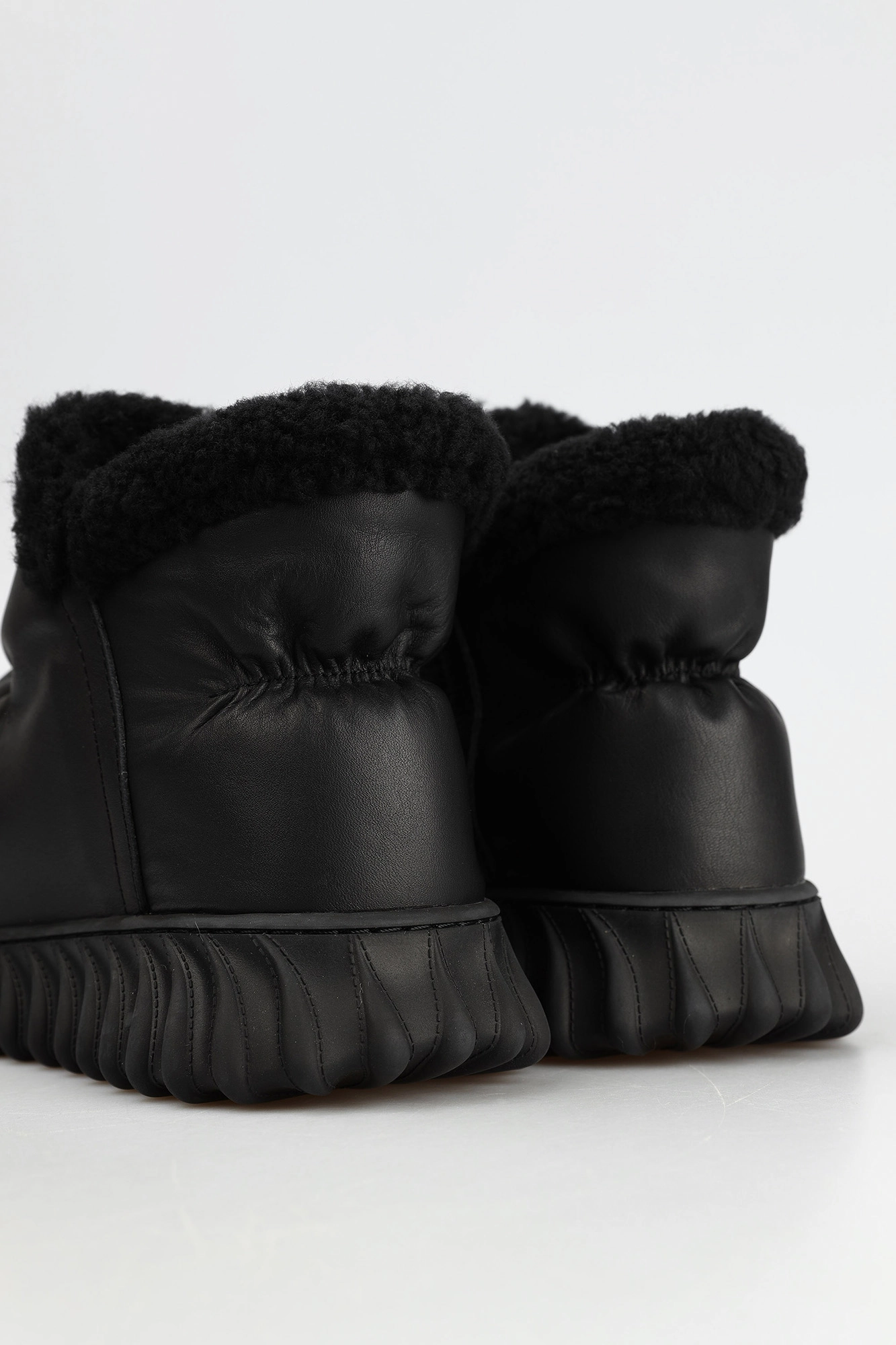 GA22812-6 Ботинки дутики Graciana Черный