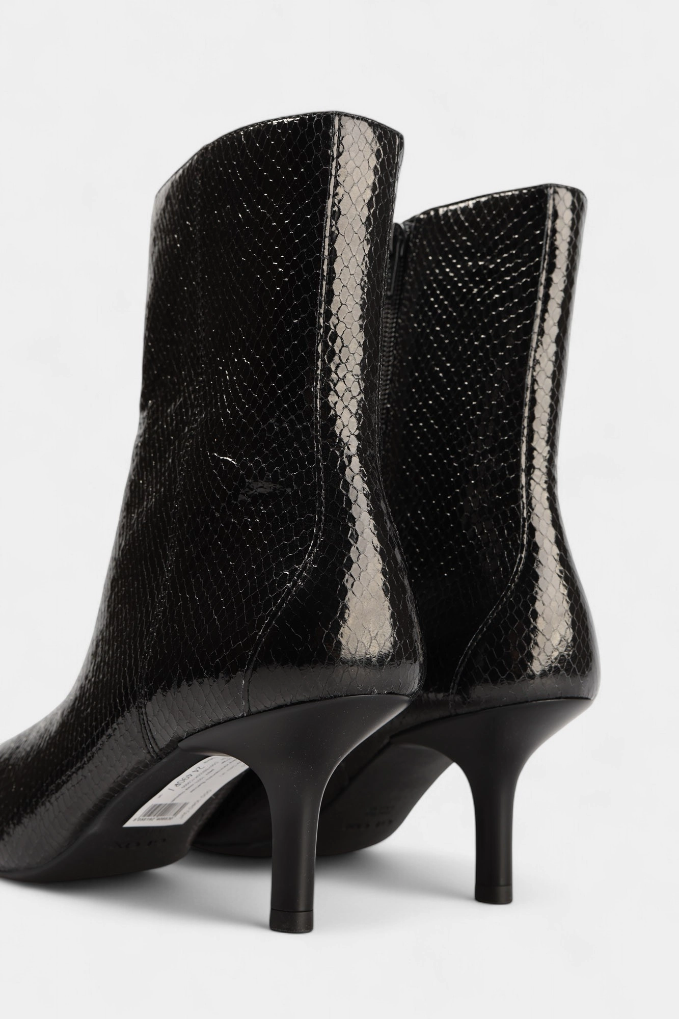 D56YBB000KY Ботильоны Geox Черный