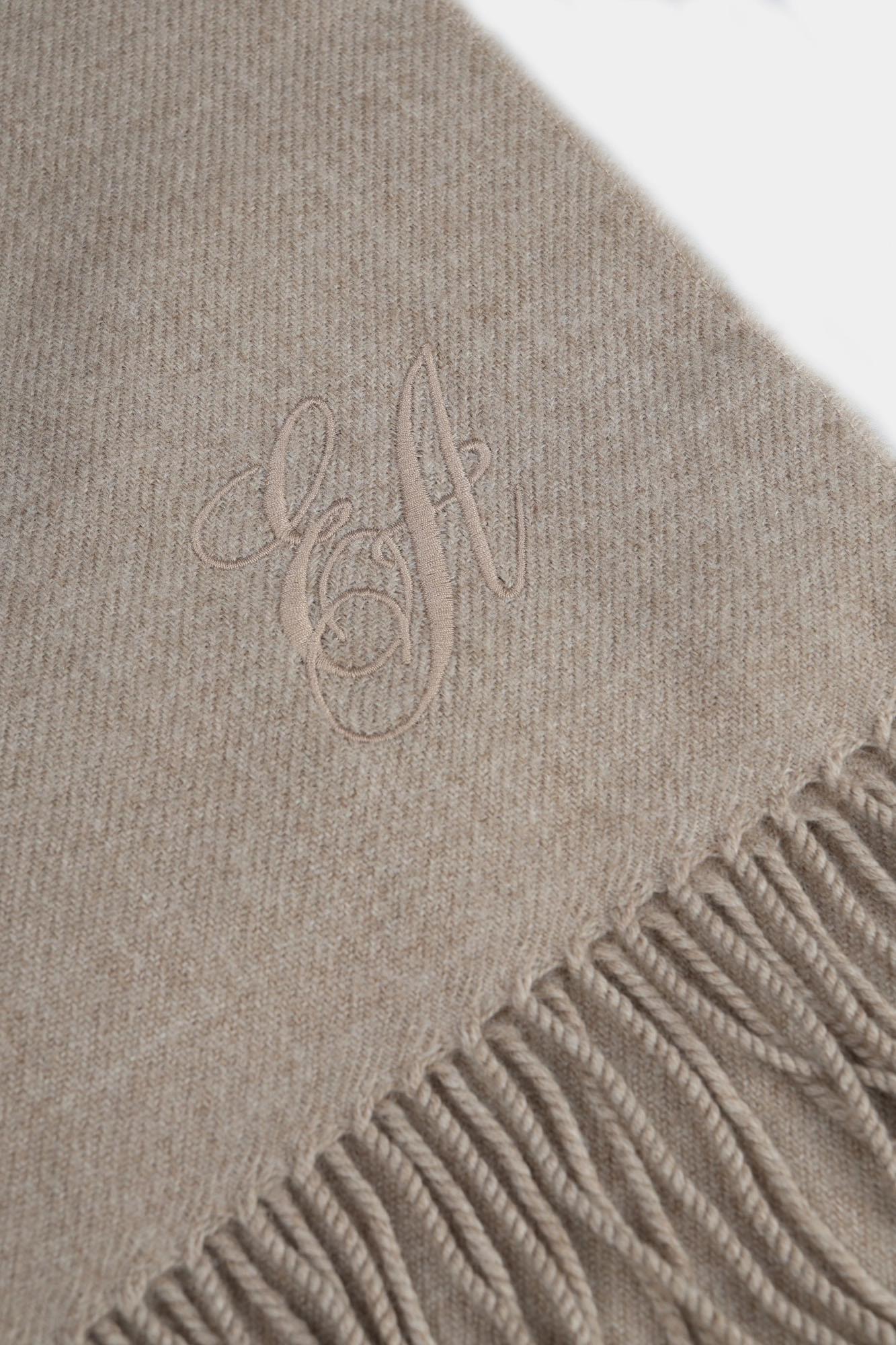 EW003165_ AF20044 Шарф Emporio Armani Коричневый