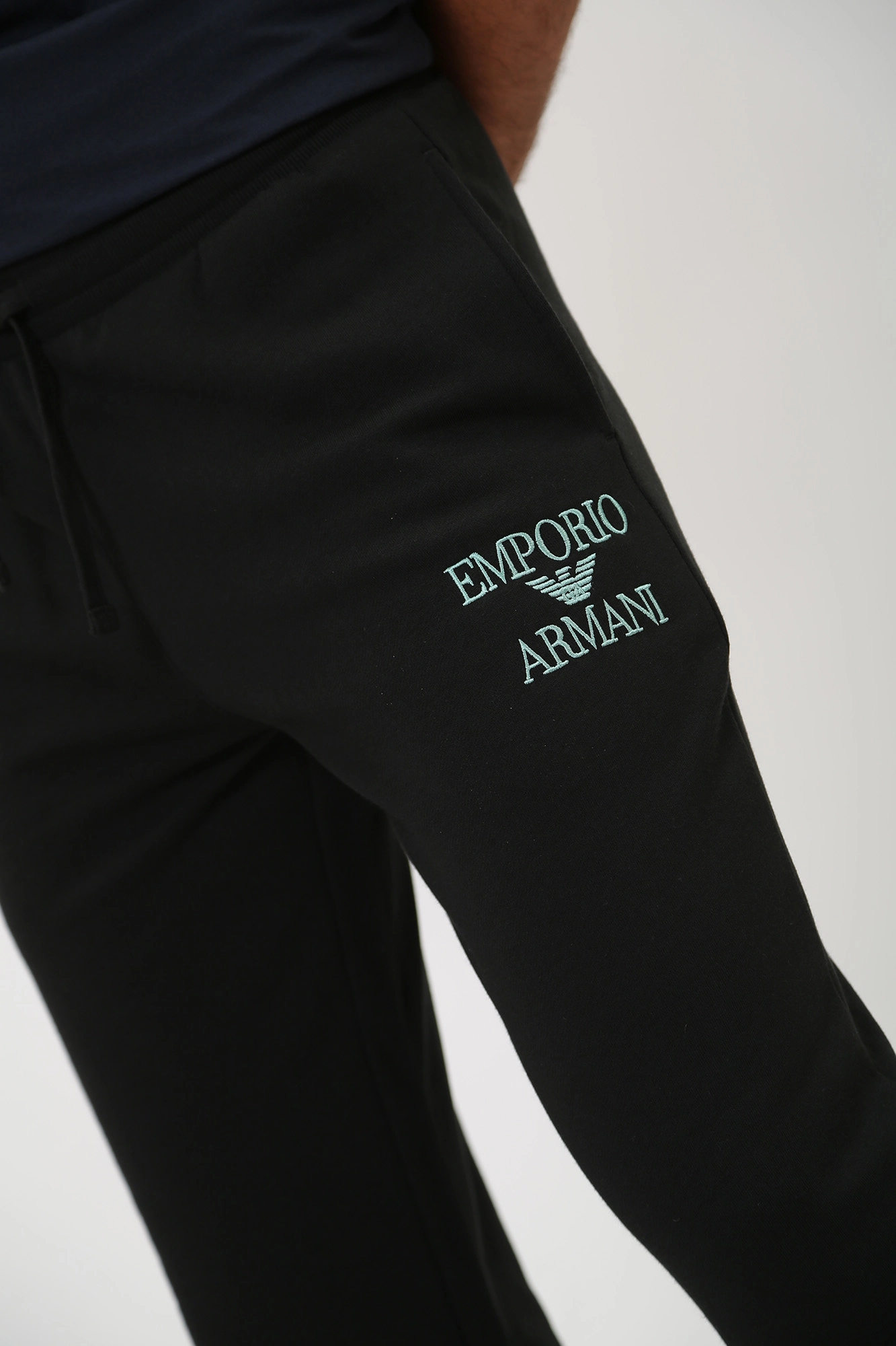 111873_3F571 Брюки Emporio Armani Черный