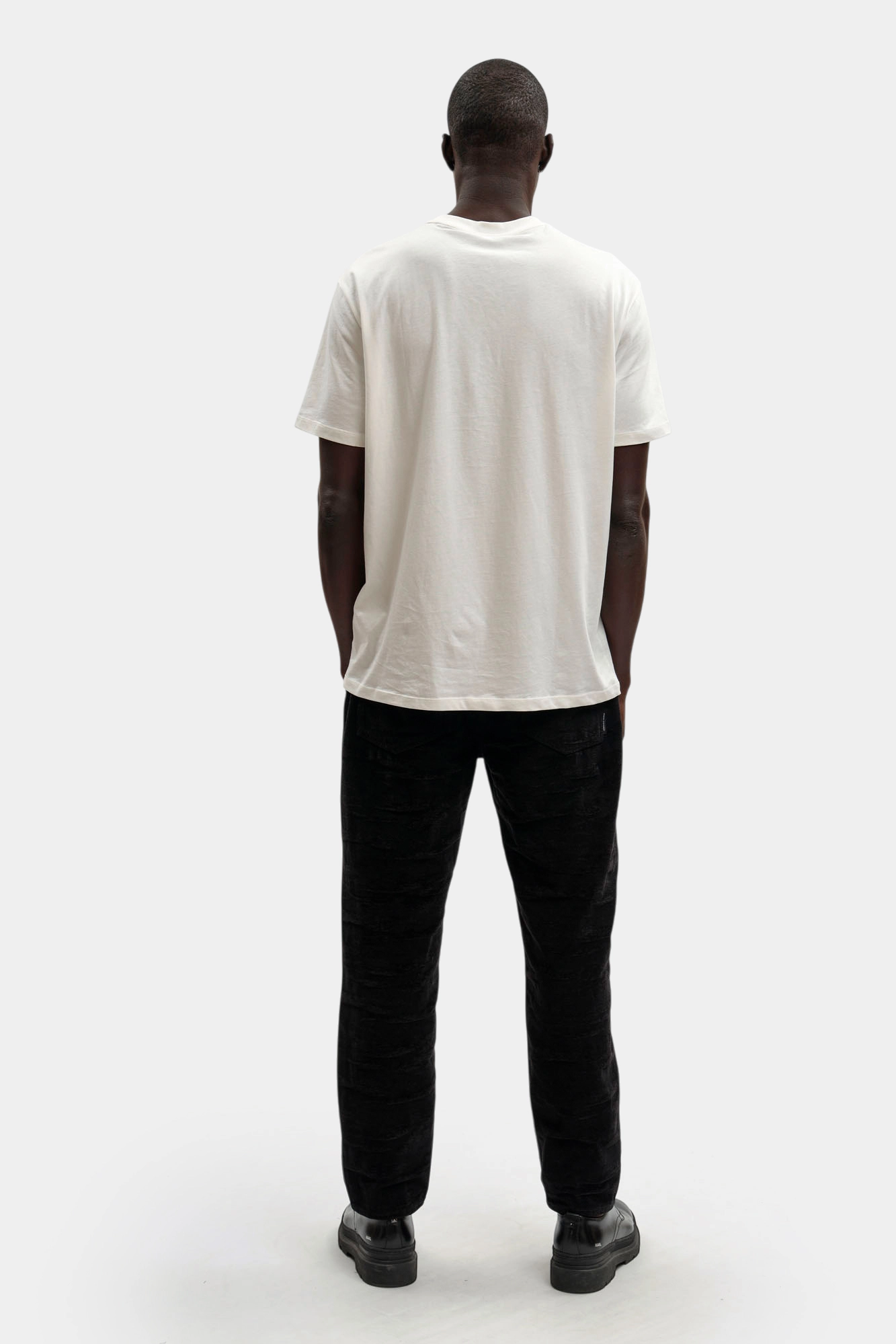 XM000075_AF21364 Джинсы Armani Exchange Черный