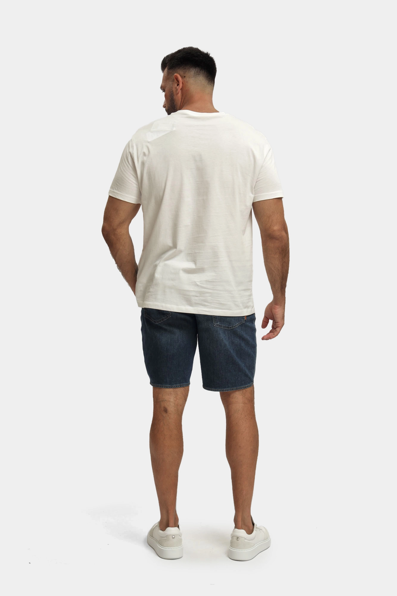 XM000073_AF13089 Шорты джинсовые Armani Exchange 