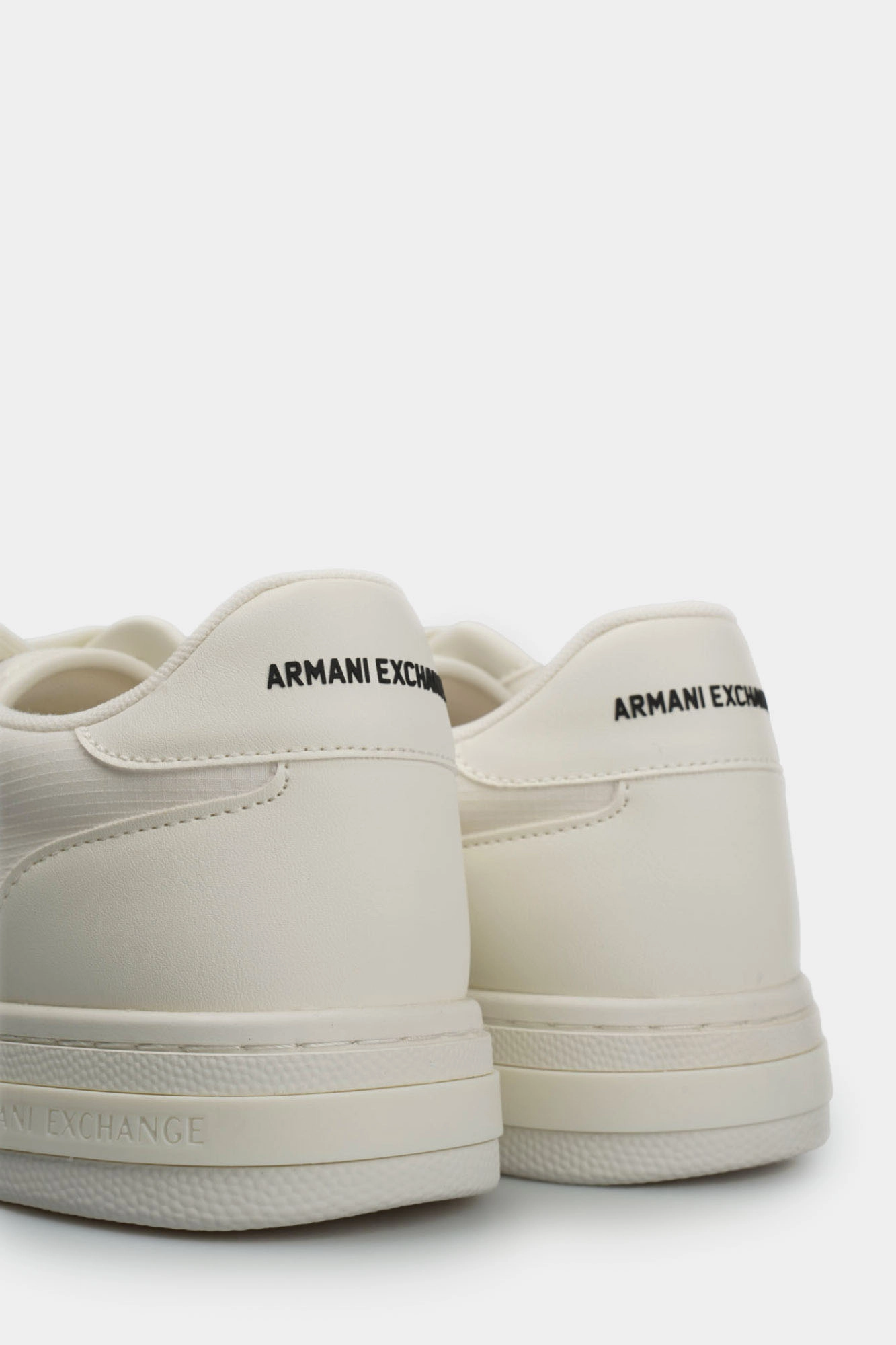 XUX241_XV911 Кеды Armani Exchange Белый