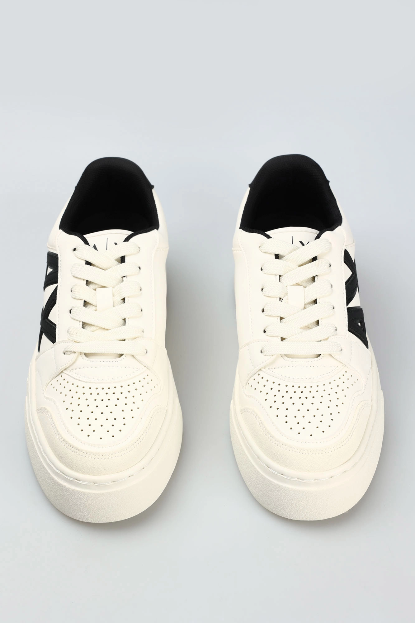 XDX147_XV830 Кеды Armani Exchange Белый