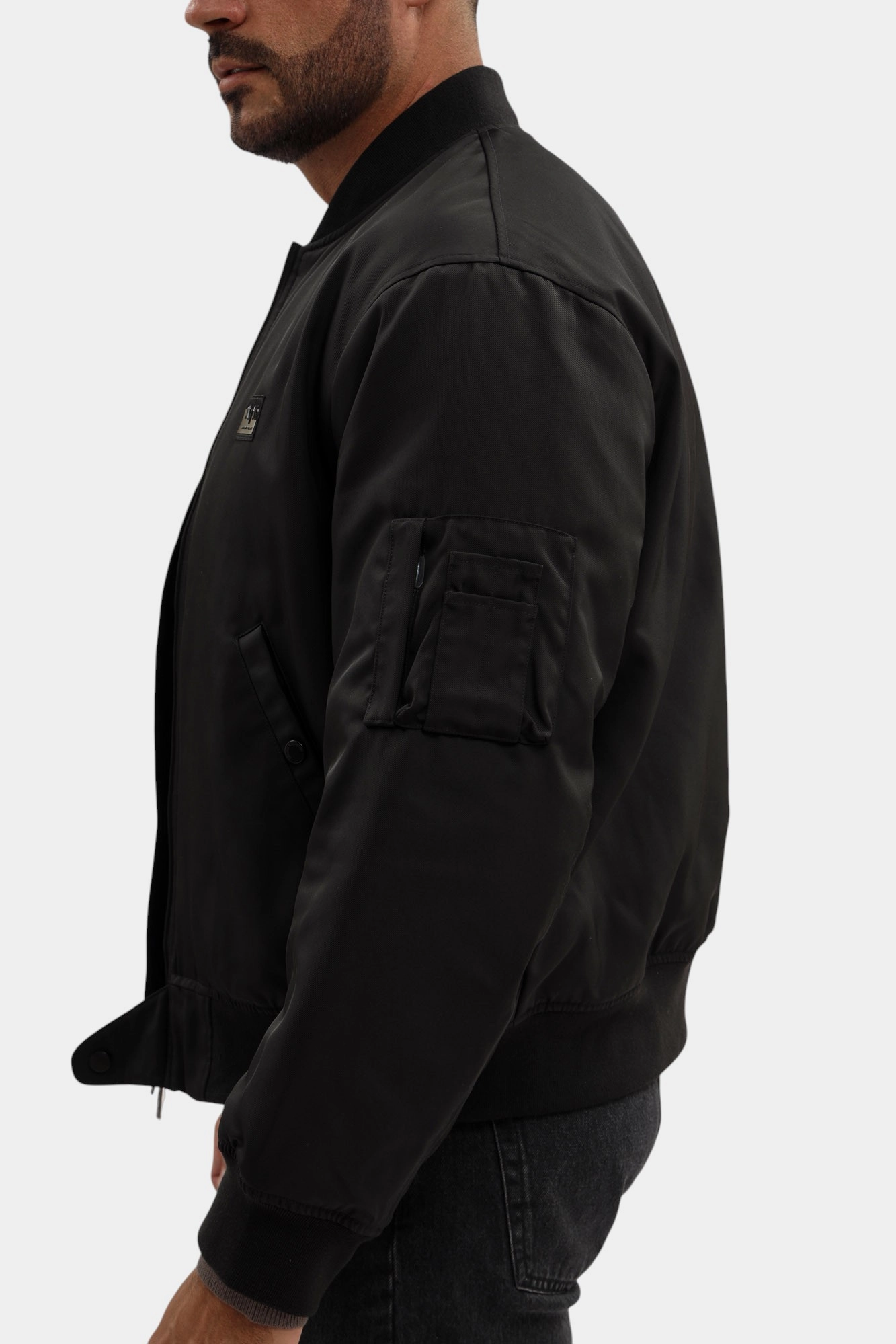 XM001137_AF16672 Бомбер Armani Exchange Черный