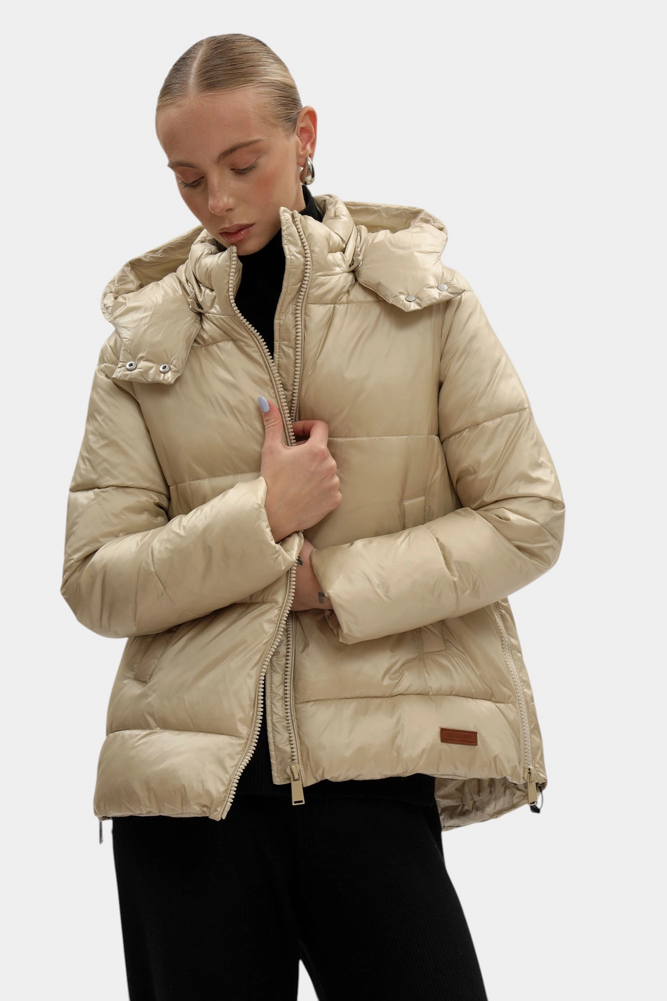 F010A000446N-WO804N34-08YN куртка пуховая trussardi 