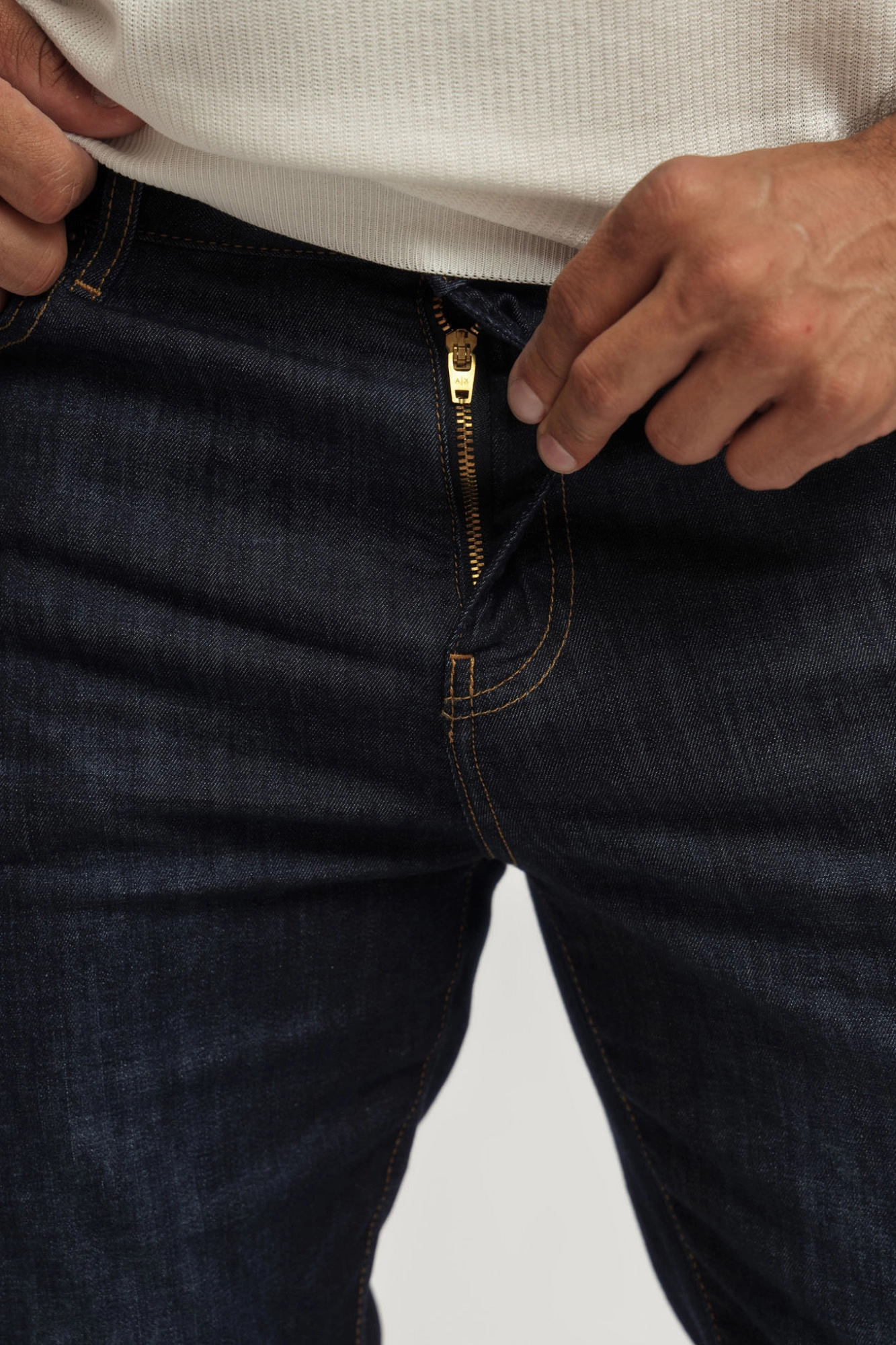 XM000049_AF13089 Джинсы Armani Exchange Синий