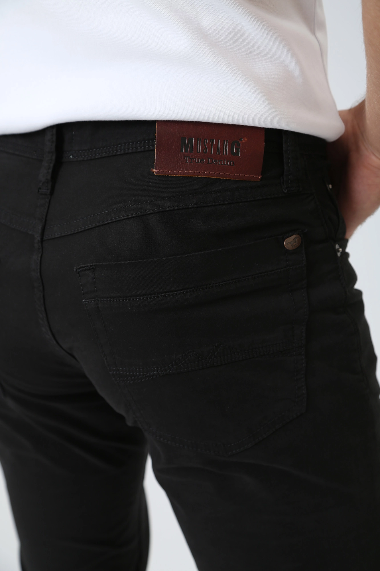 1009074 Брюки Mustang Черный