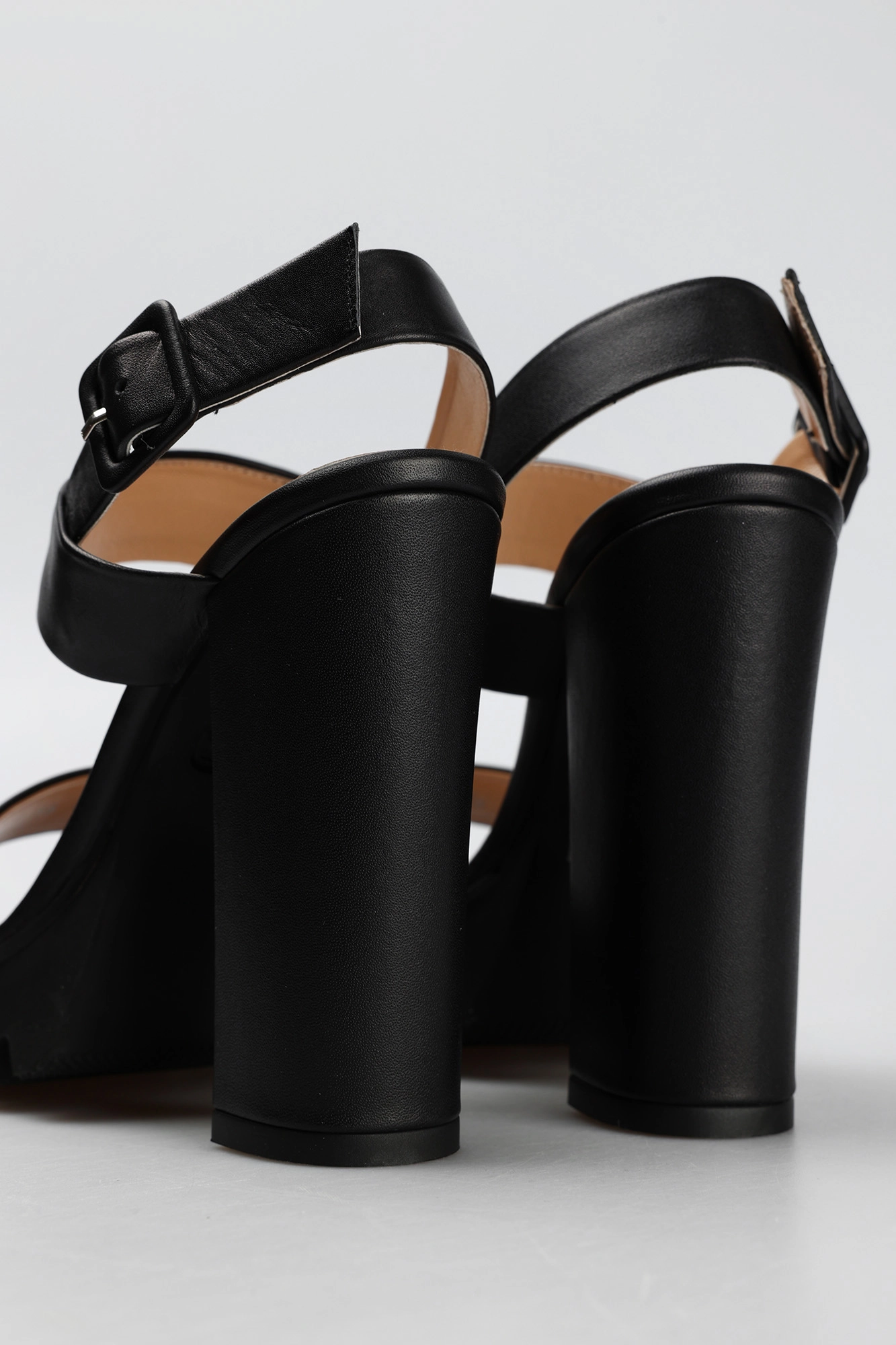 16-81-184 Босоножки Marc Cony Черный