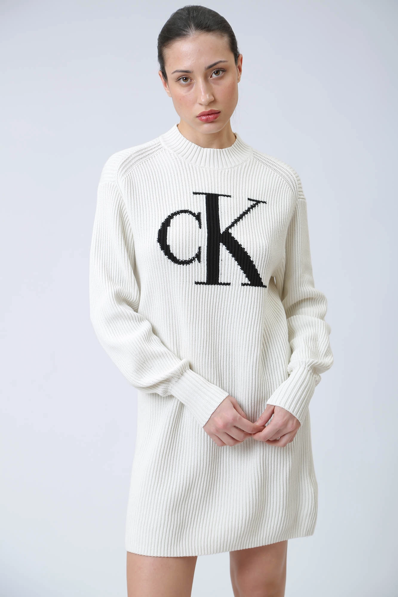 White calvin klein sweater 2025
