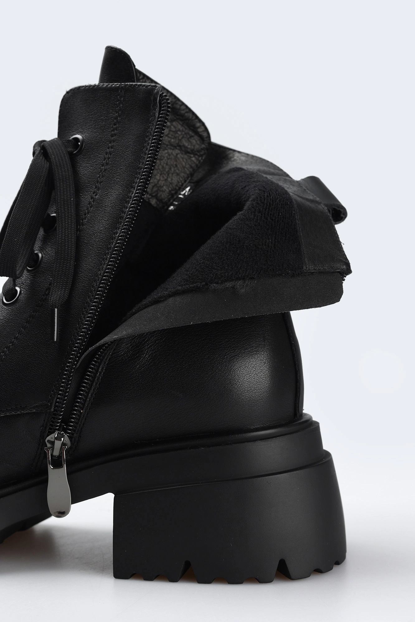 MC15466-WT/8 текстиль Ботинки жен кожа чер. Ботинки Marc Cony Черный