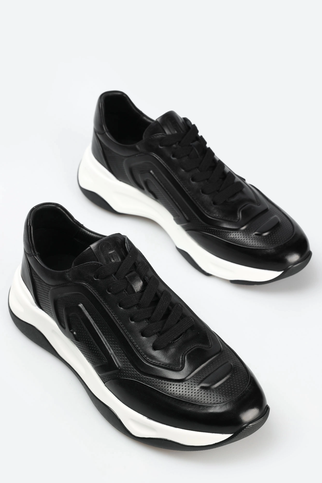 V557-46 Кроссовки Graciana Черный