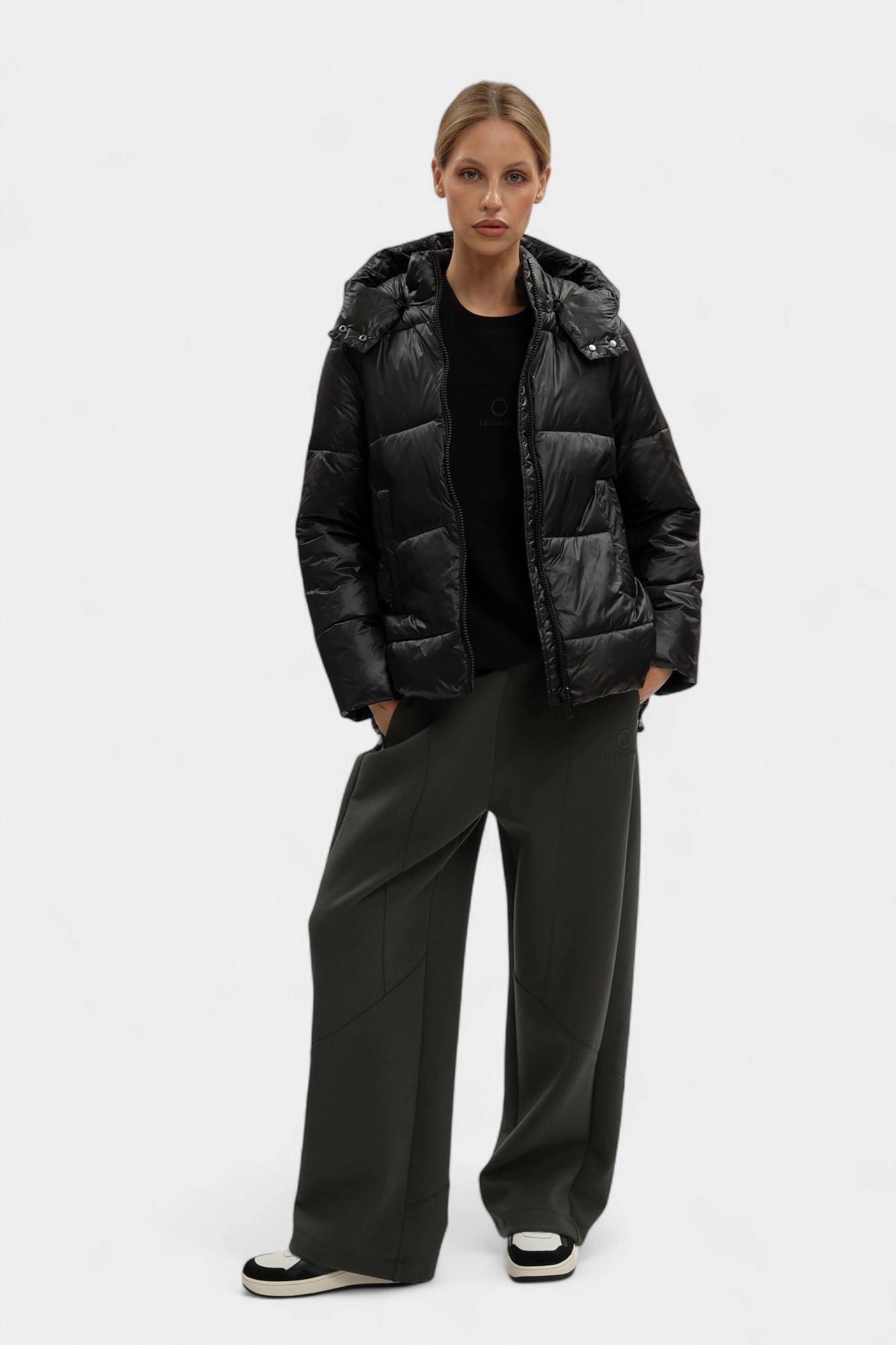 F010A000446N-WO804N34-08YN куртка пуховая trussardi 