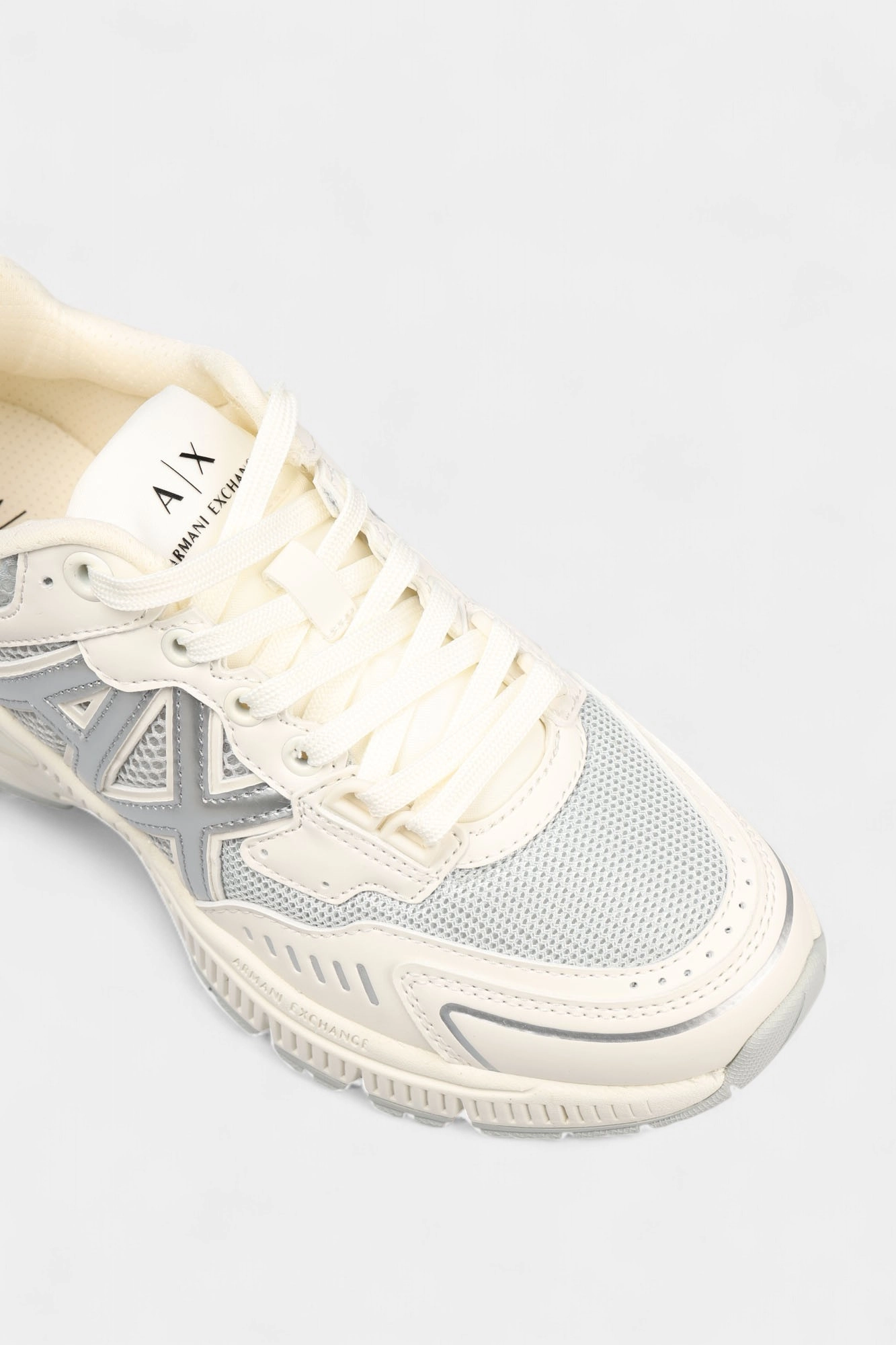 XDX195_XV944 Кроссовки Armani Exchange Белый