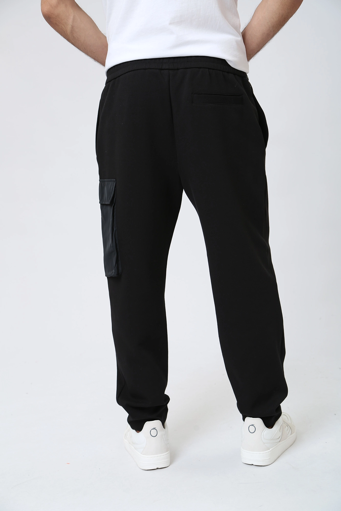 3RZPFE_ZJXGZ Брюки спортивные Armani Exchange Черный