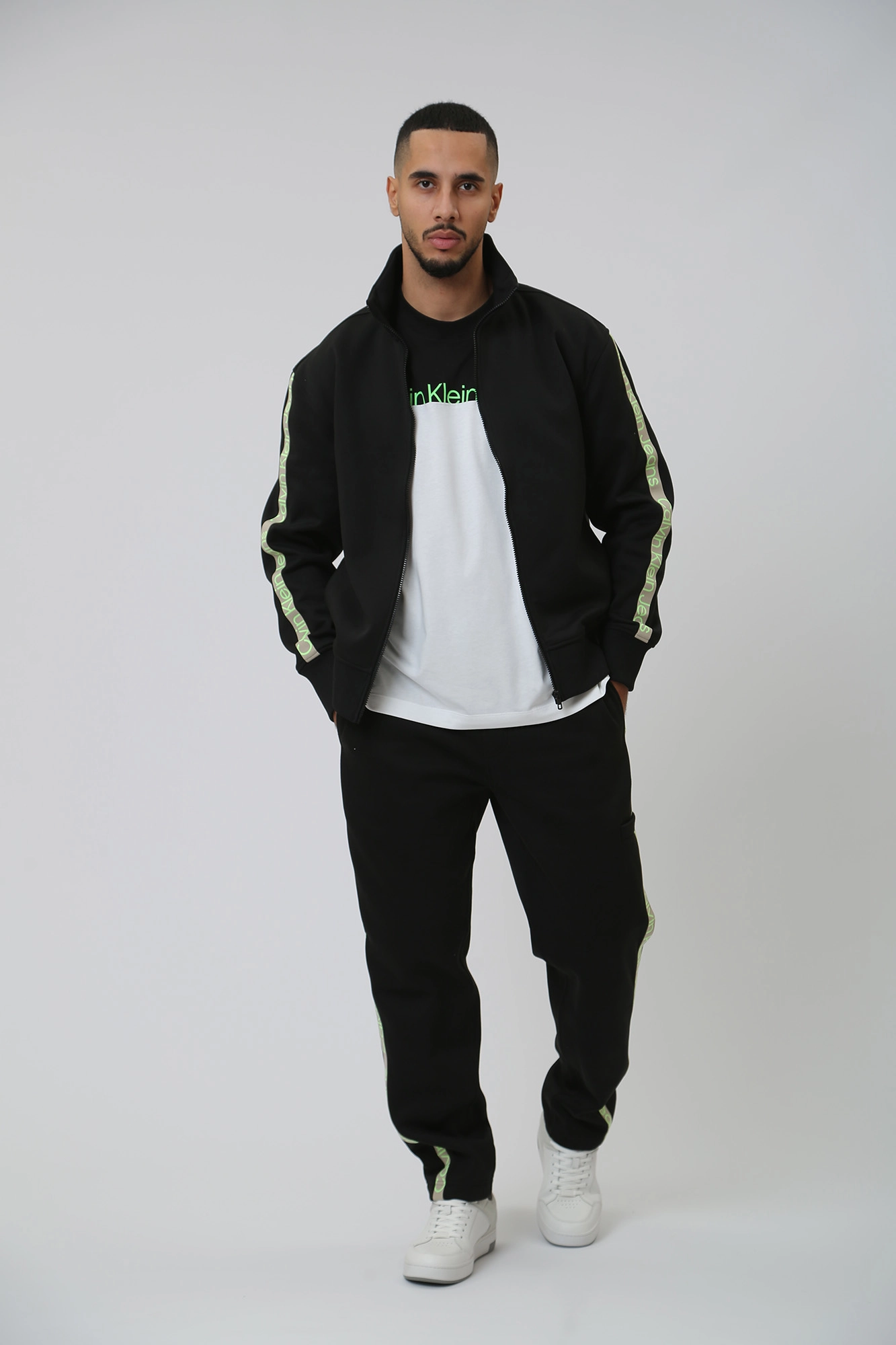 J30J324120 Толстовка Calvin Klein Jeans Черный