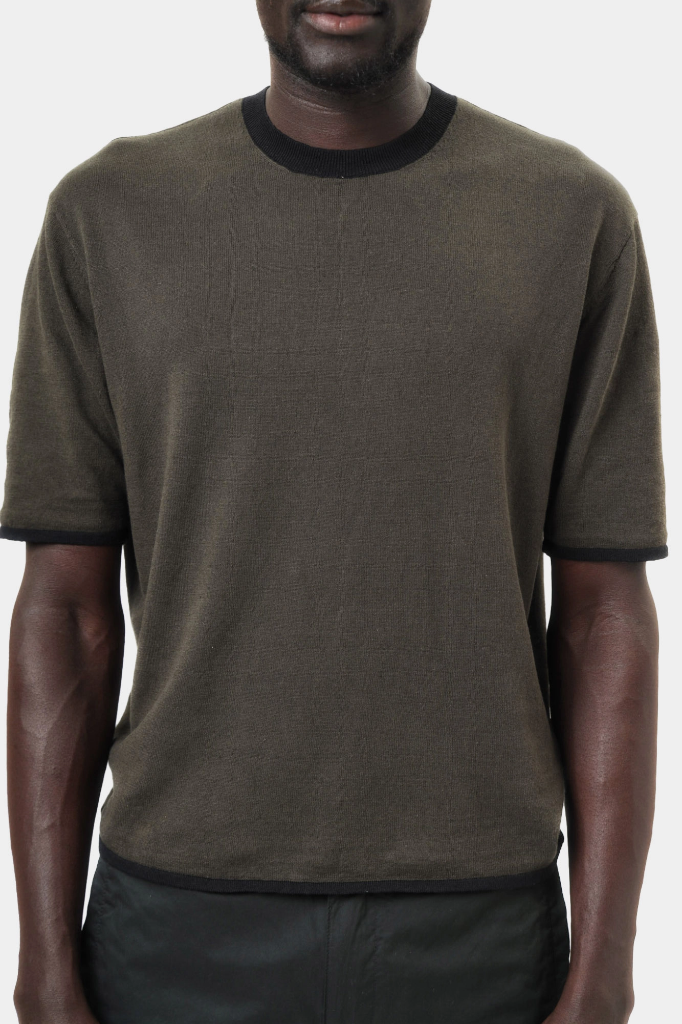 XM000710_AF12935 Футболка льняная Armani Exchange Хаки