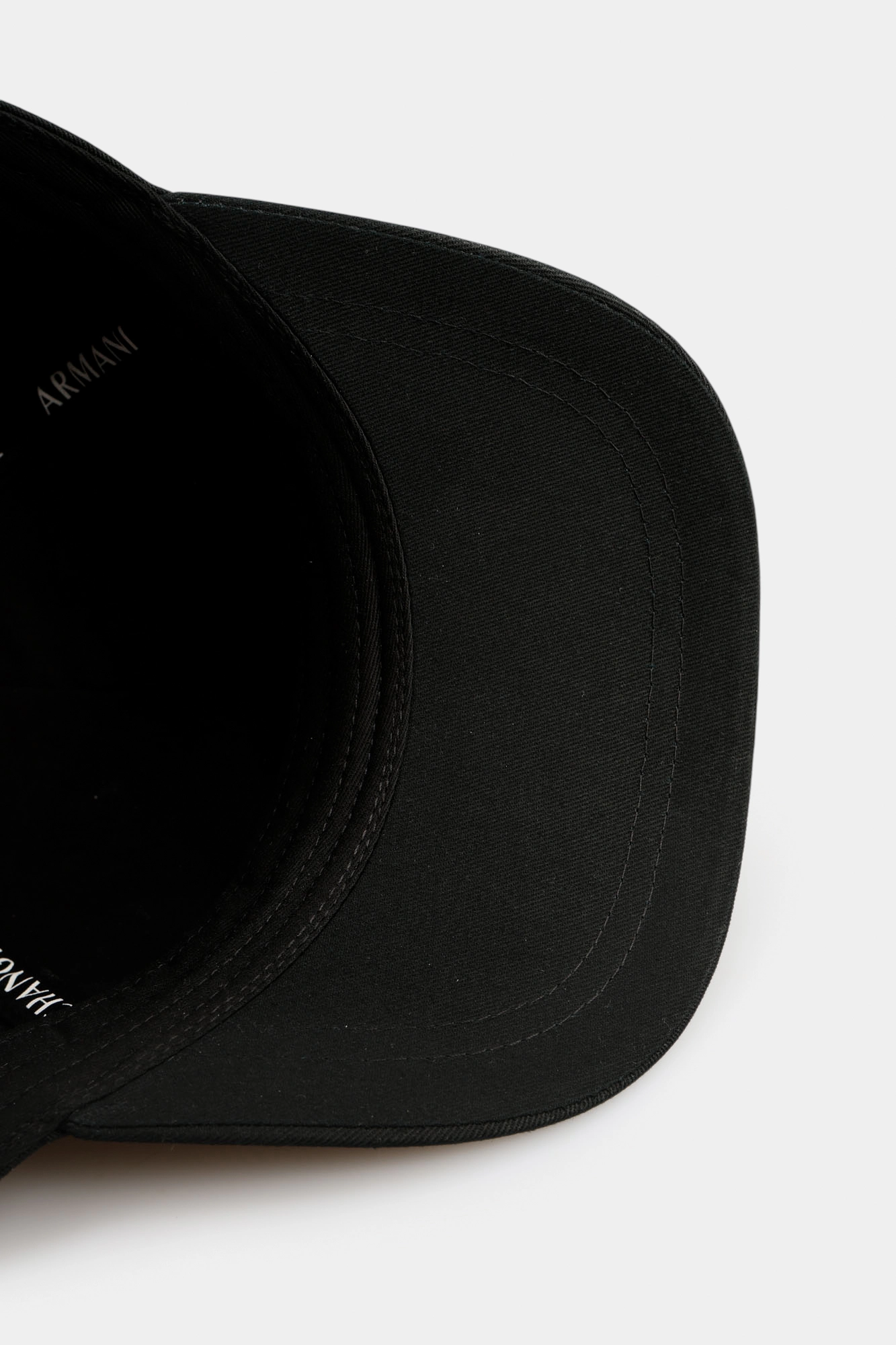XW001502_AF19099 Кепка Armani Exchange Черный